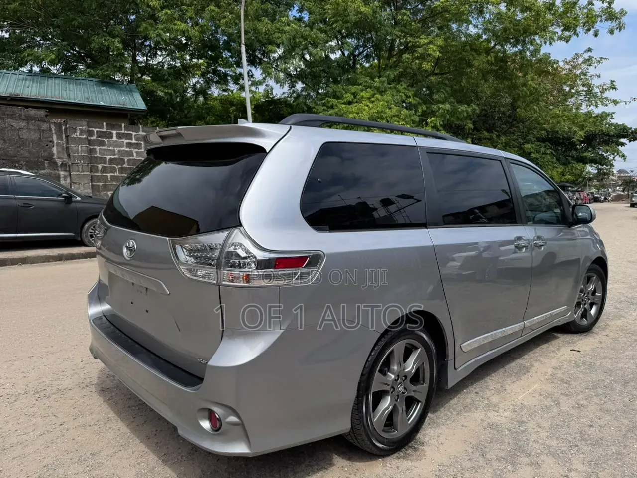 Toyota Sienna 2018 Silver