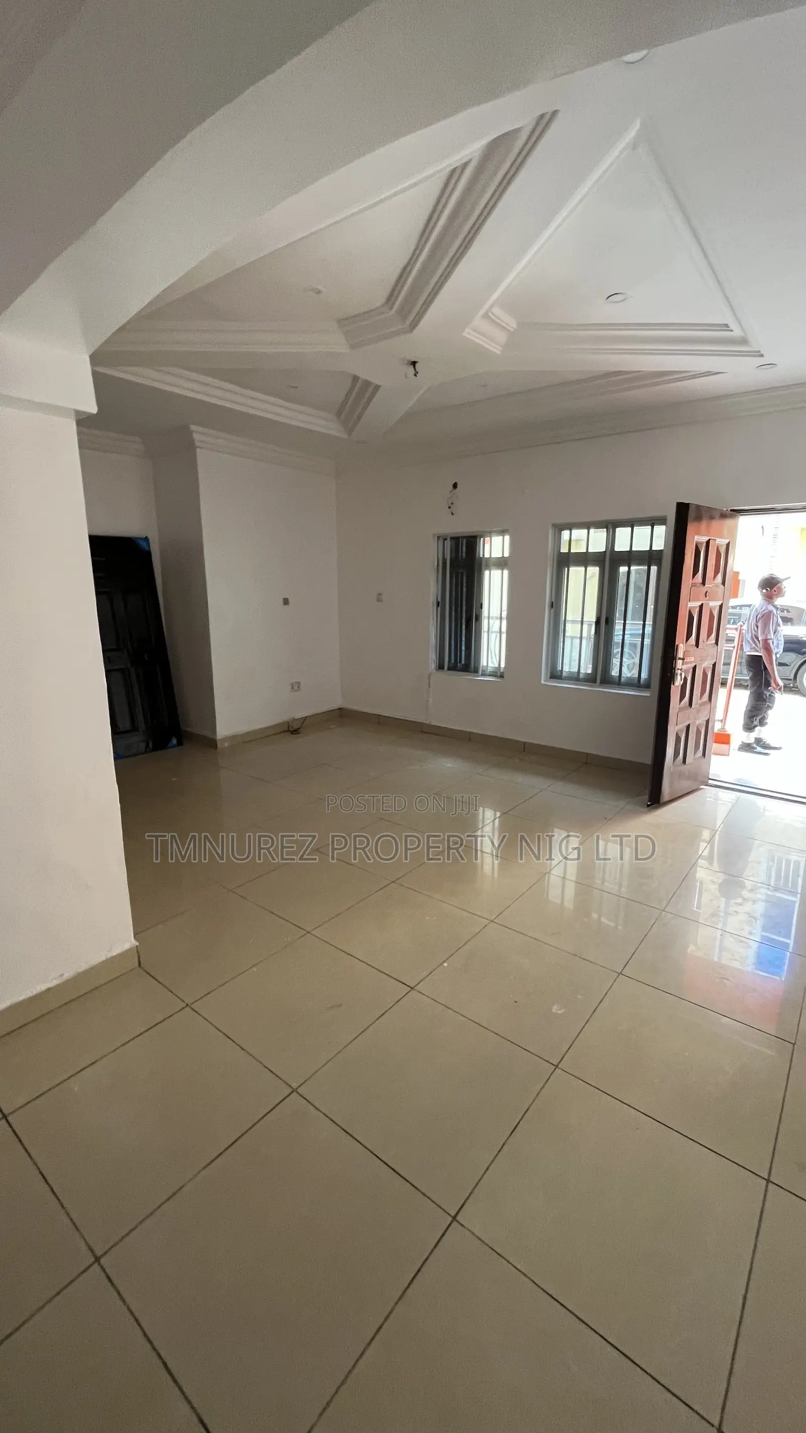 3bdrm Apartment in Inside An Estate for rent