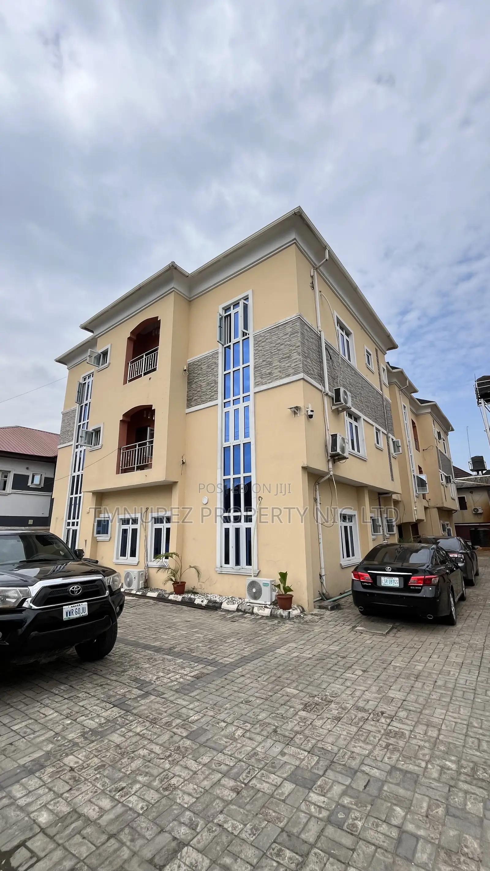 3bdrm Apartment in Inside An Estate for rent