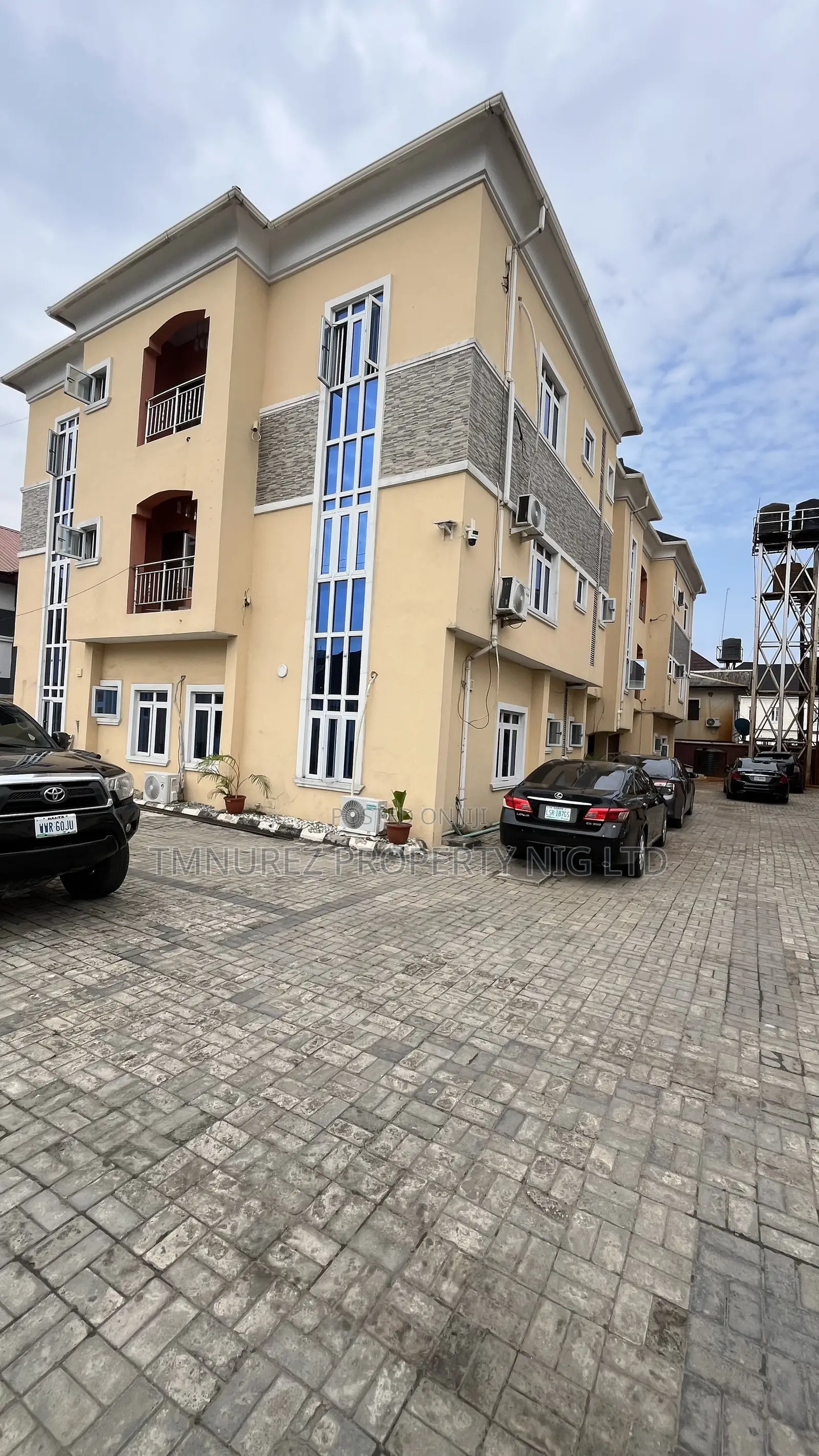 3bdrm Apartment in Inside An Estate for rent
