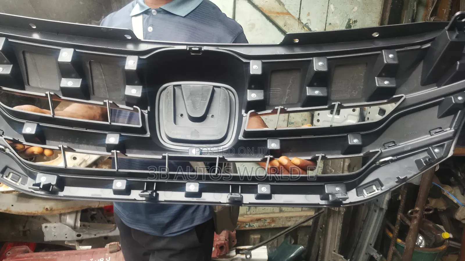 Front Grill Honda Crosstour 2010
