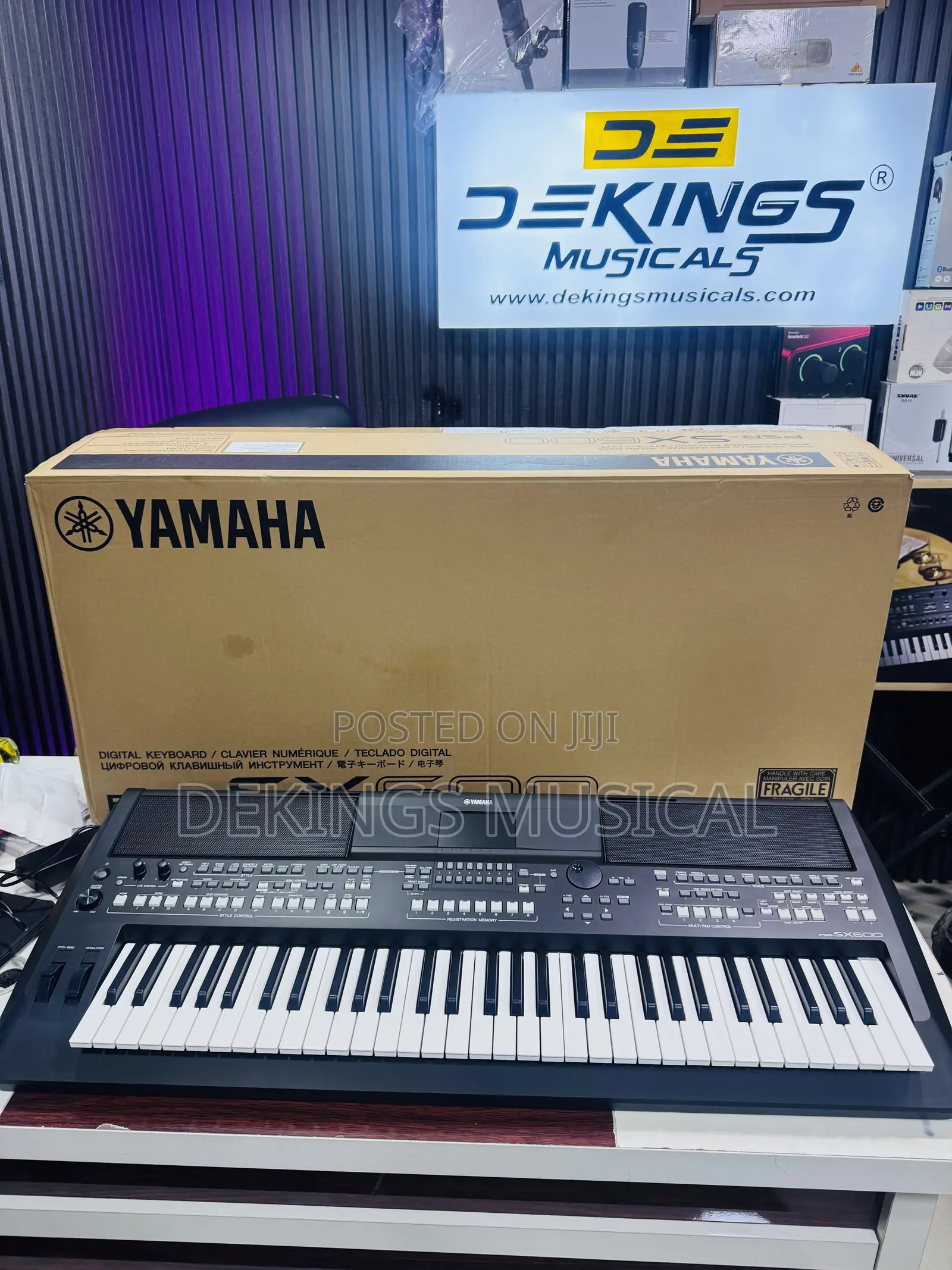 Yamaha PSR SX600 61 Keys Workstation Arranger Keyboard