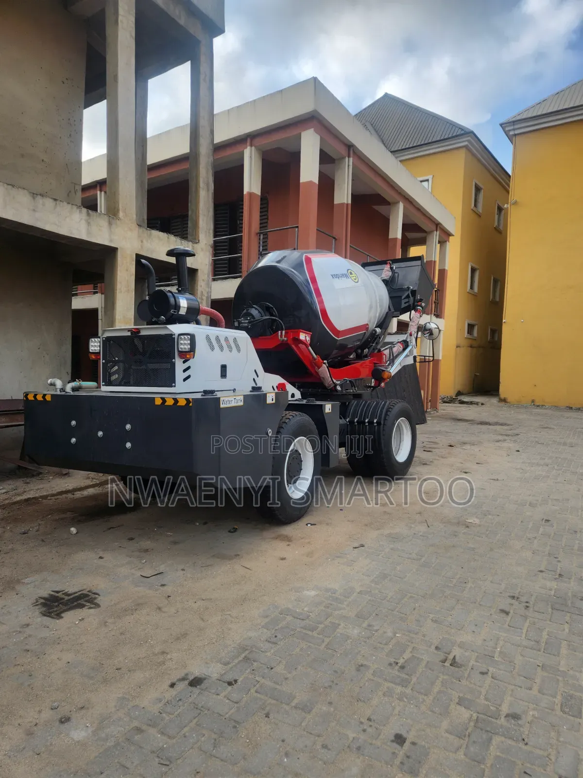 Mobile Concrete Mixer With Tinted Glass 4cubic
