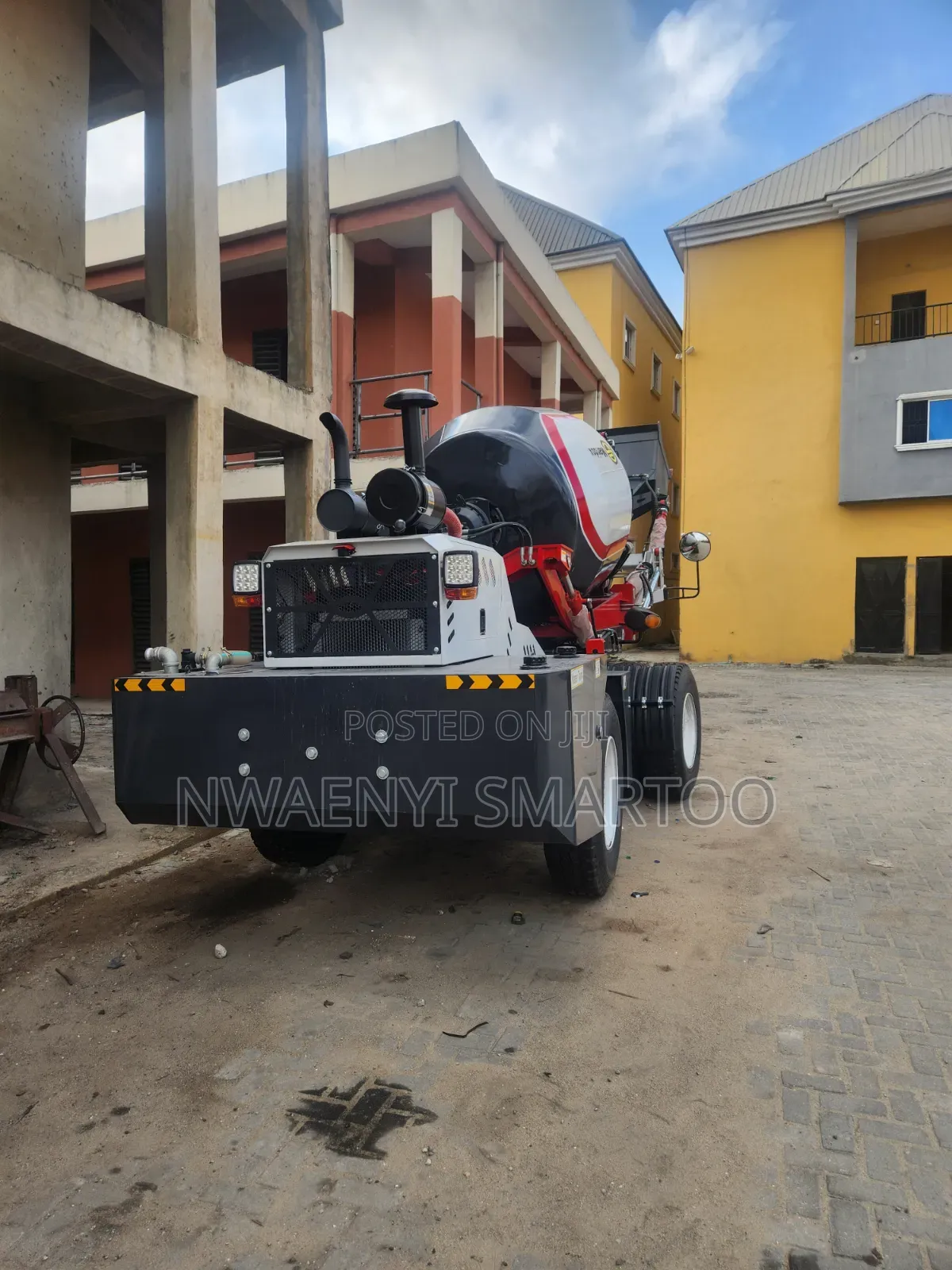 Mobile Concrete Mixer With Tinted Glass 4cubic