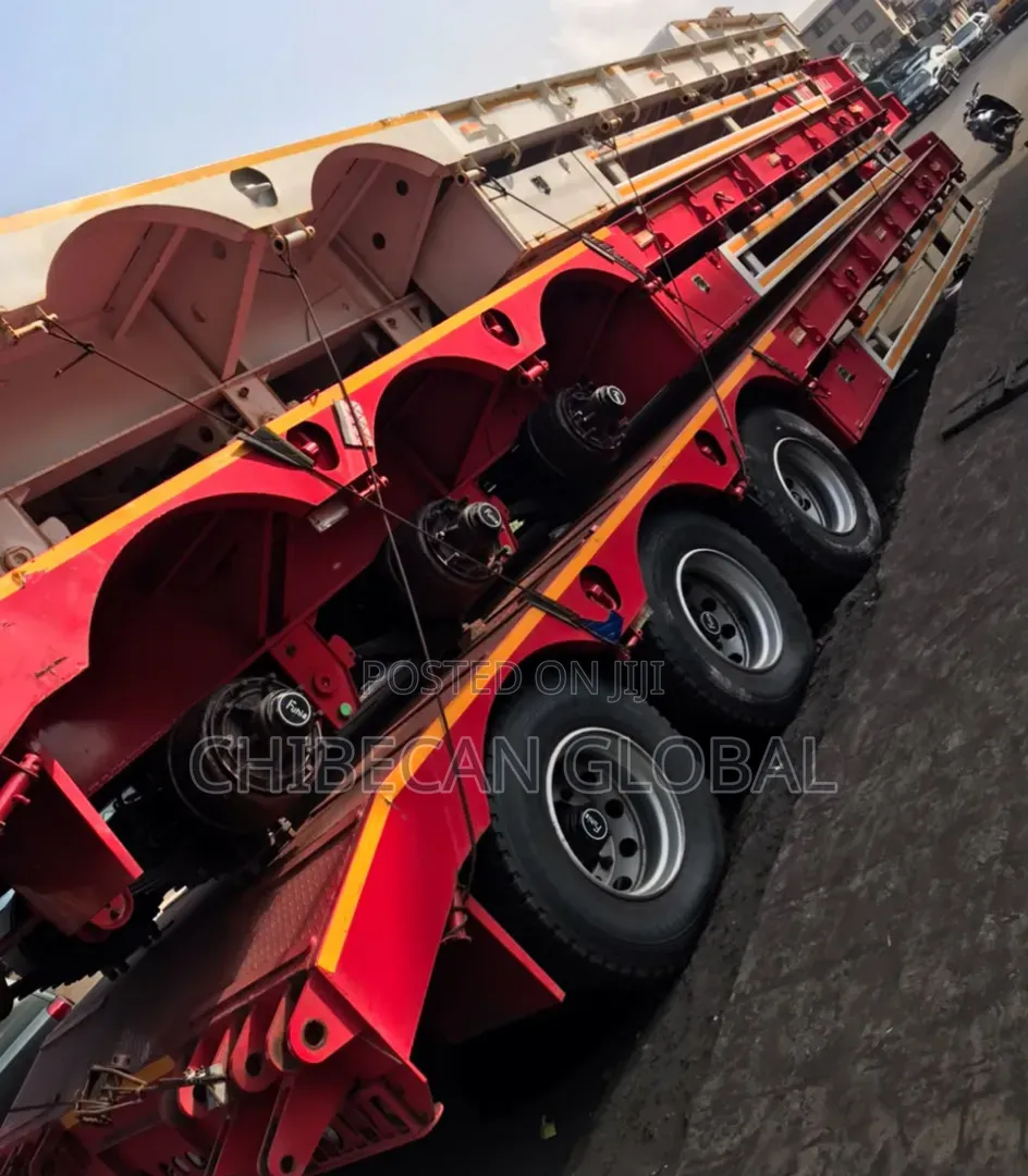 Heavy-Duty Lowbed Trailer With 12 Tyres (Foreign Used)