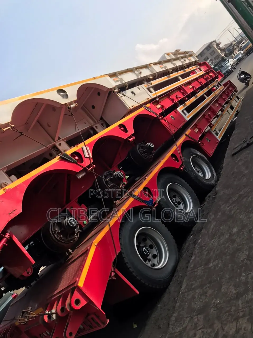 Heavy-Duty Lowbed Trailer With 12 Tyres (Foreign Used)