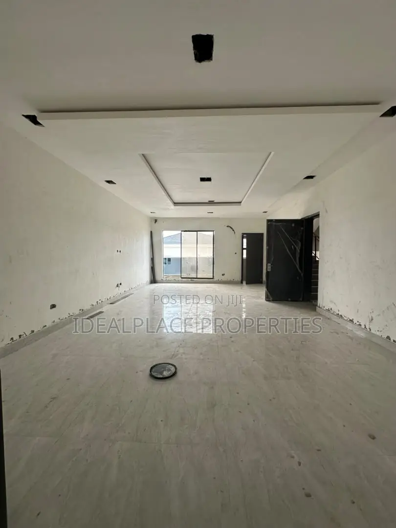 2bdrm Apartment in Victoria Island for sale