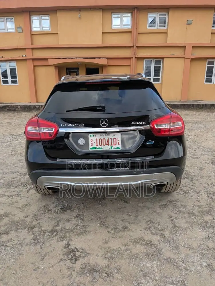 Mercedes-Benz GLA 250 2016 Black