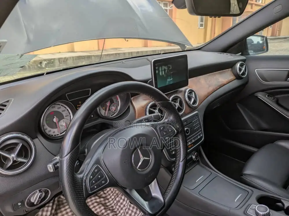 Mercedes-Benz GLA 250 2016 Black