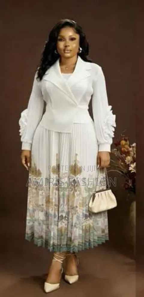 Myianky Beautiful Gown With Flower Designs at the Lower Part