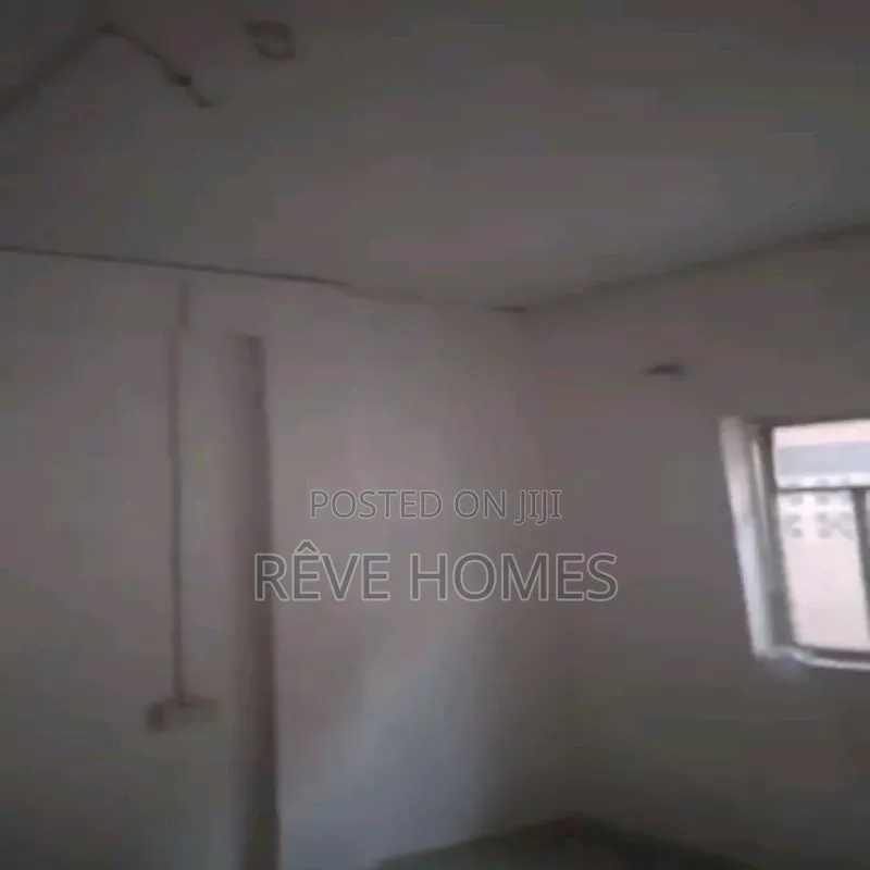 Mini Flat in Adekunle for rent