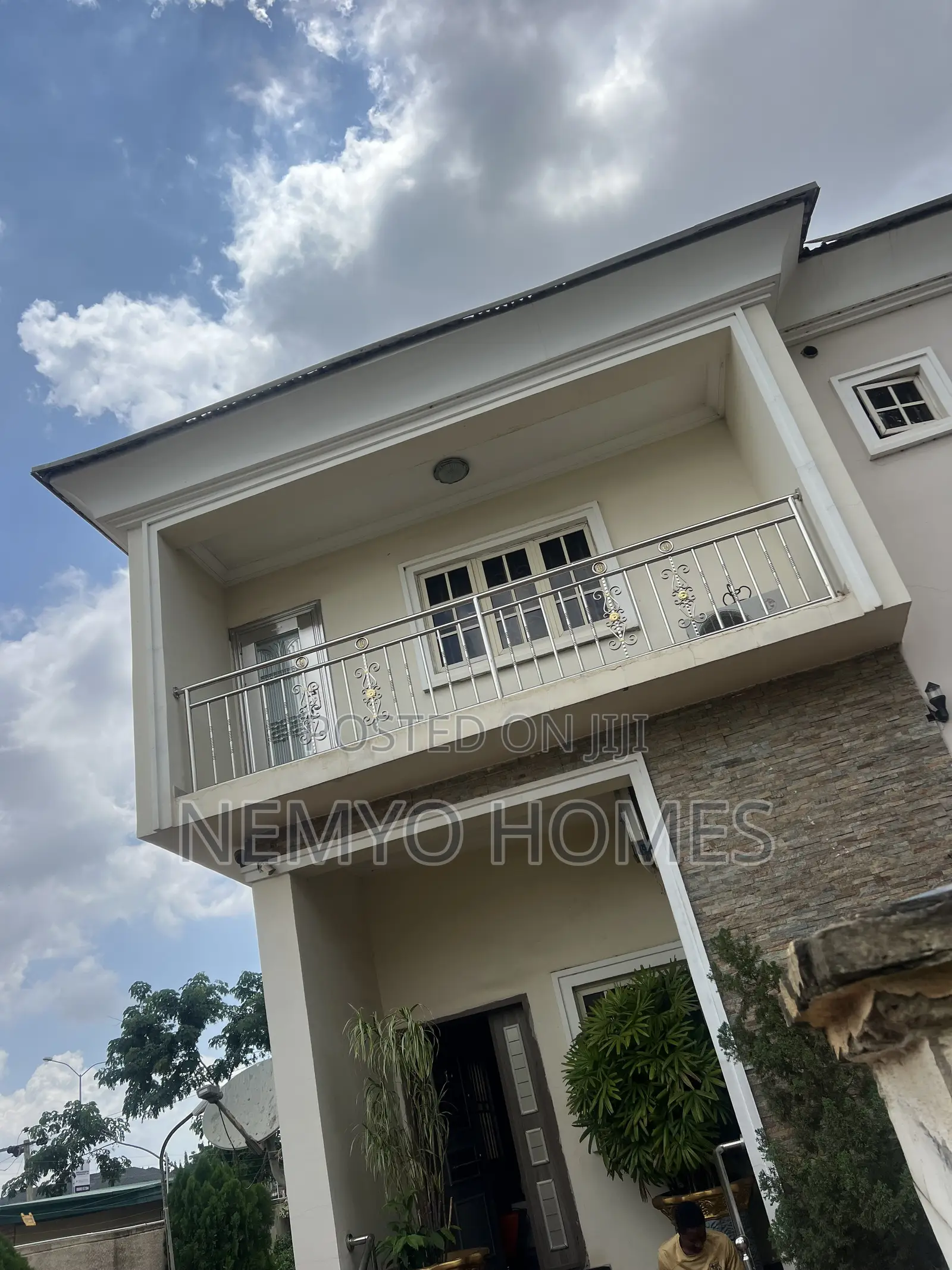 4bdrm Duplex in Utako for sale