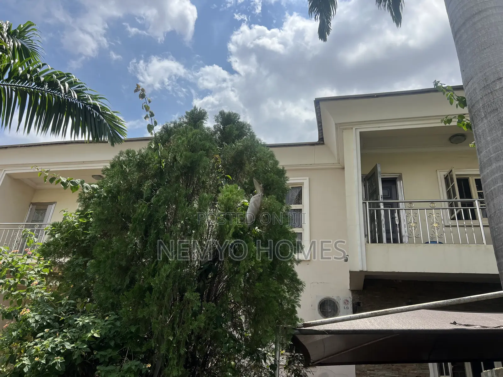 4bdrm Duplex in Utako for sale