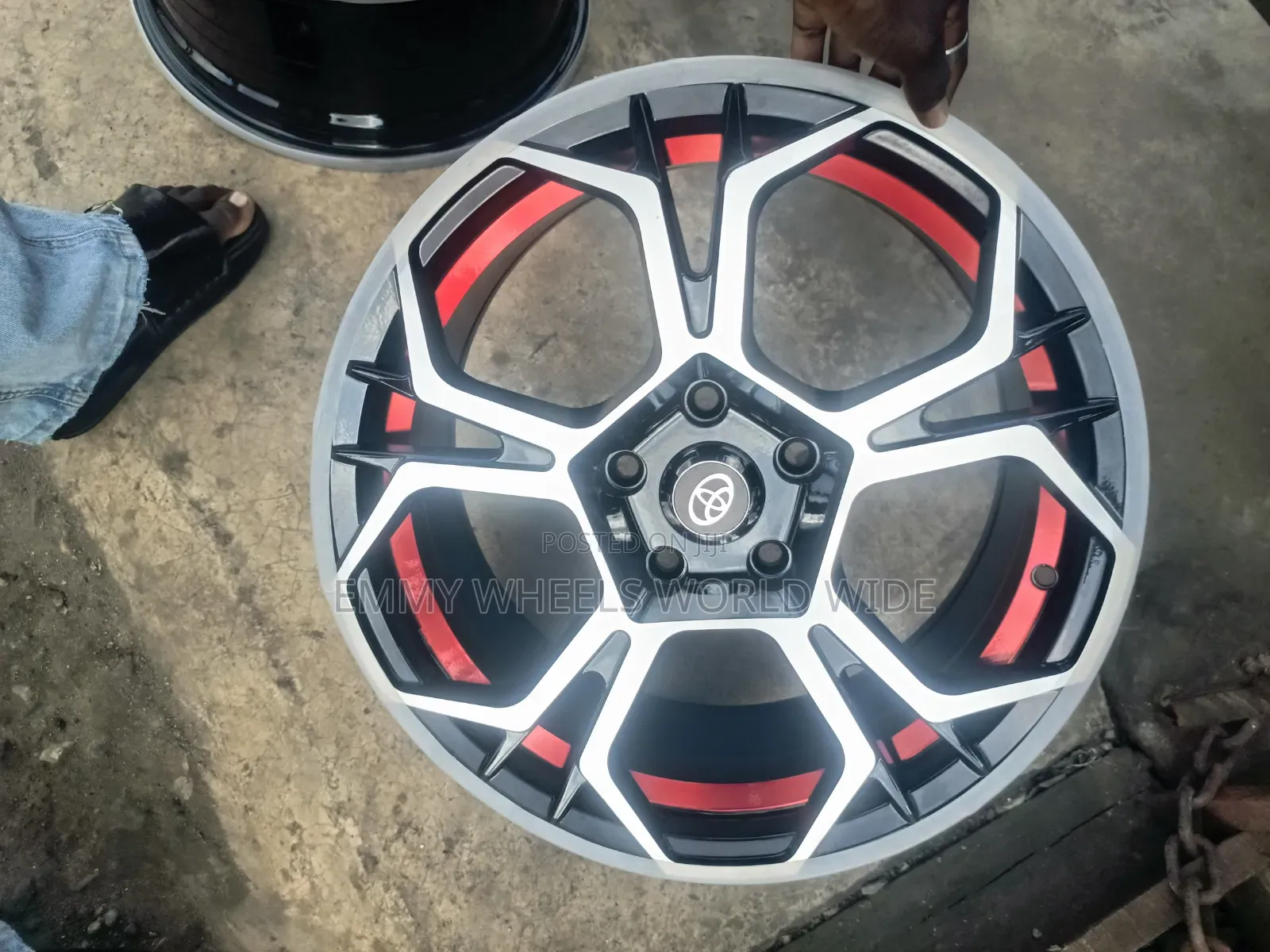 17inch for Toyota Camry With Touch of Red Design in Style Available
