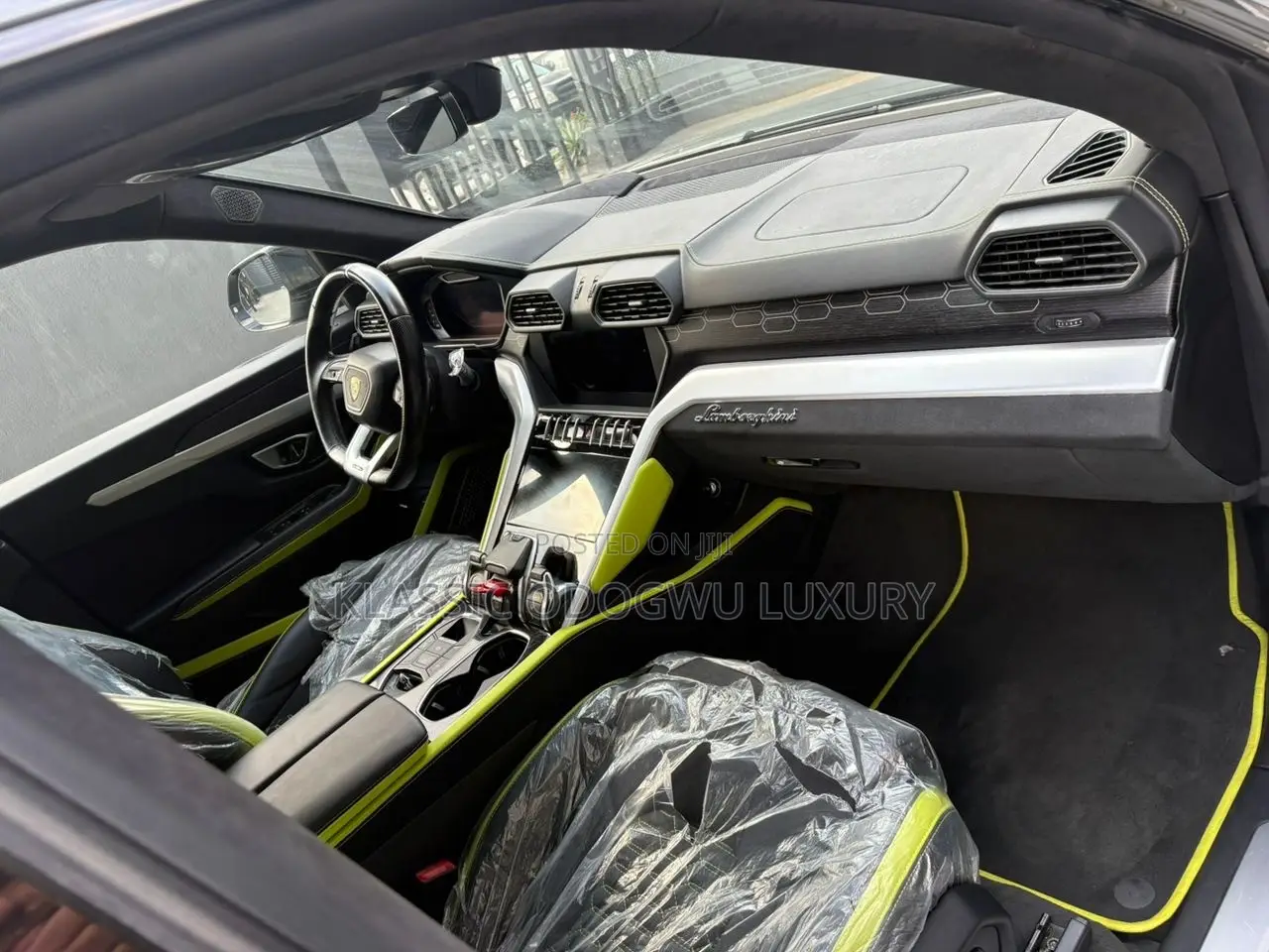 New Lamborghini Urus Pearl Capsule 2021 Gray