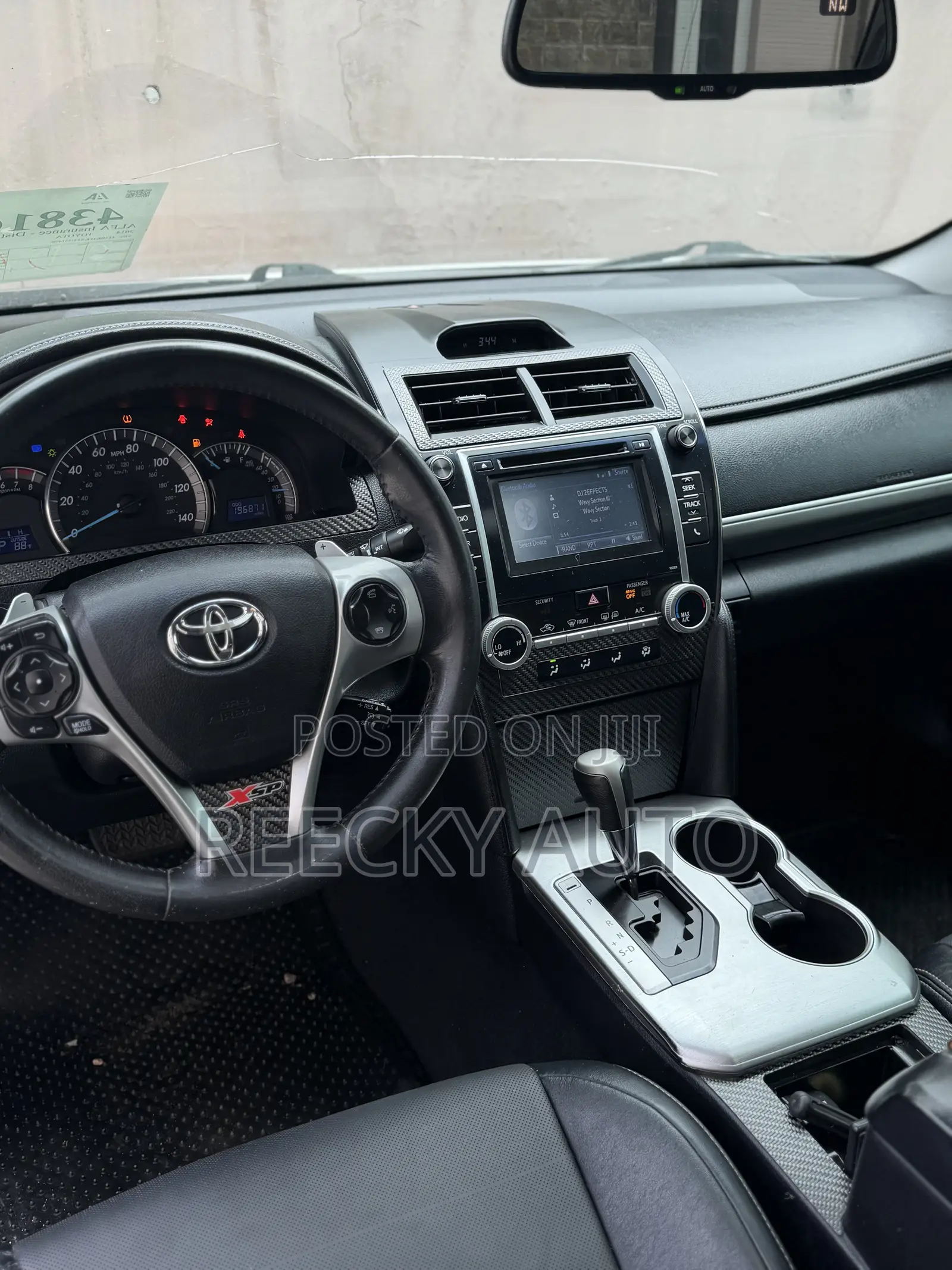 Toyota Camry SE 4dr Sedan w/Prod. End 11/13 (3.5L 6cyl 6A) 2014 White