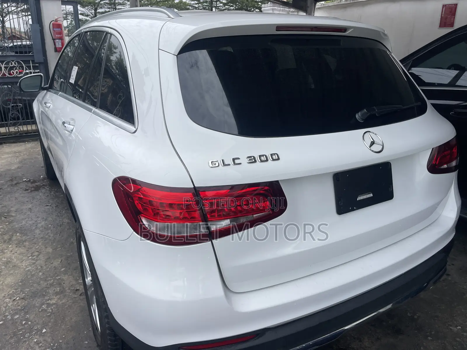 Mercedes-Benz C300 Luxury Sedan RWD (2.0L 4cyl 7A) 2016 White