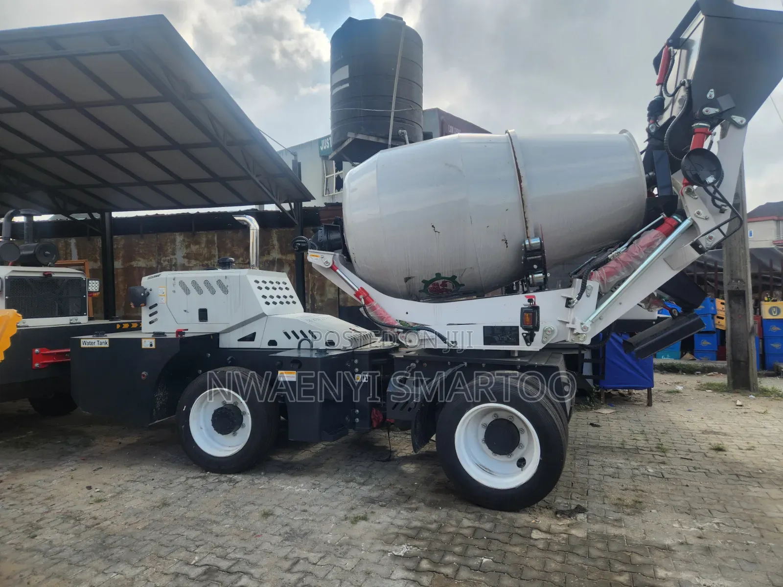 1cubic Mobile Concrete Self Loading Machine With Mixer