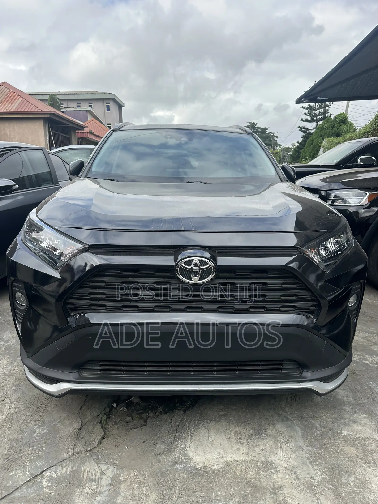 Toyota RAV4 XLE AWD 2019 Gray
