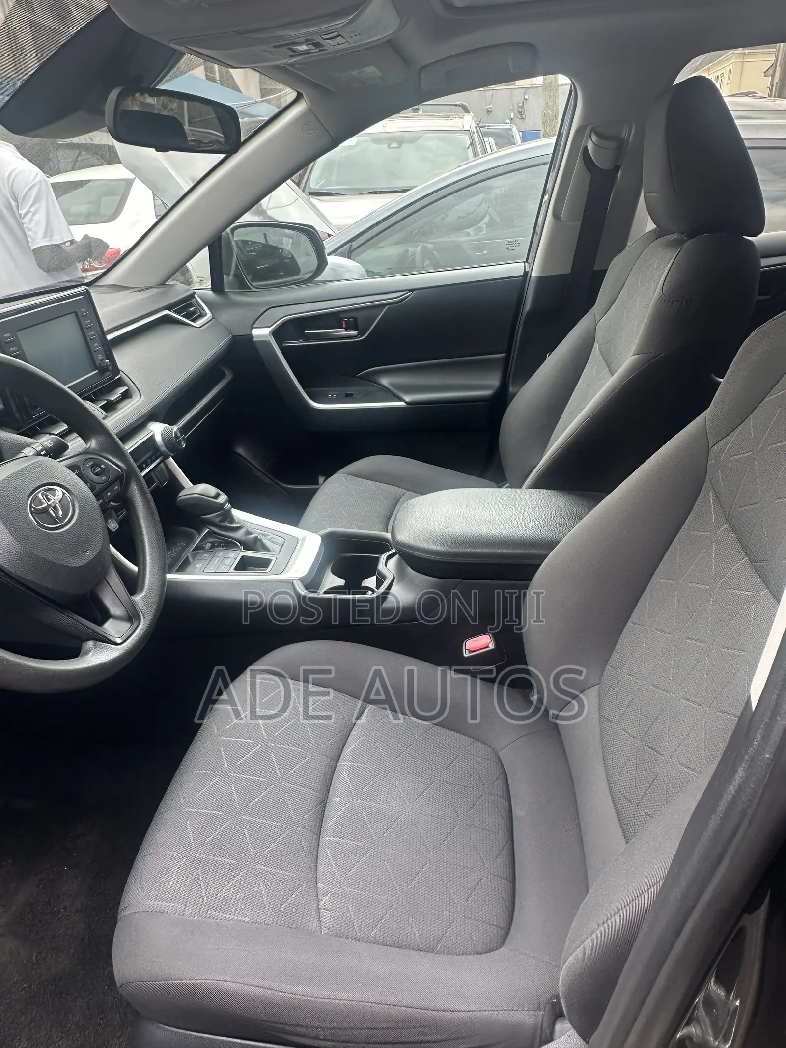 Toyota RAV4 XLE AWD 2019 Gray