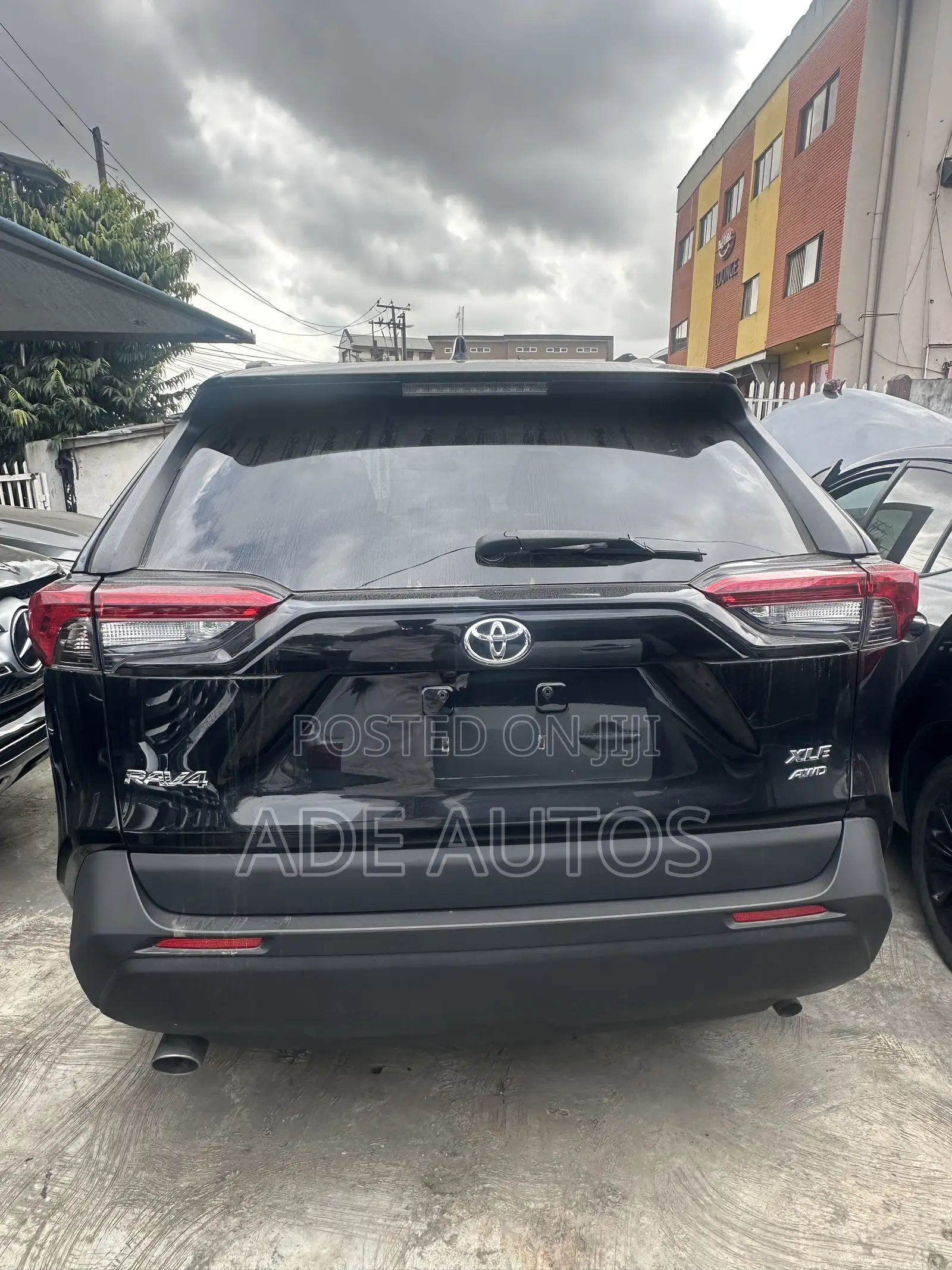 Toyota RAV4 XLE AWD 2019 Gray