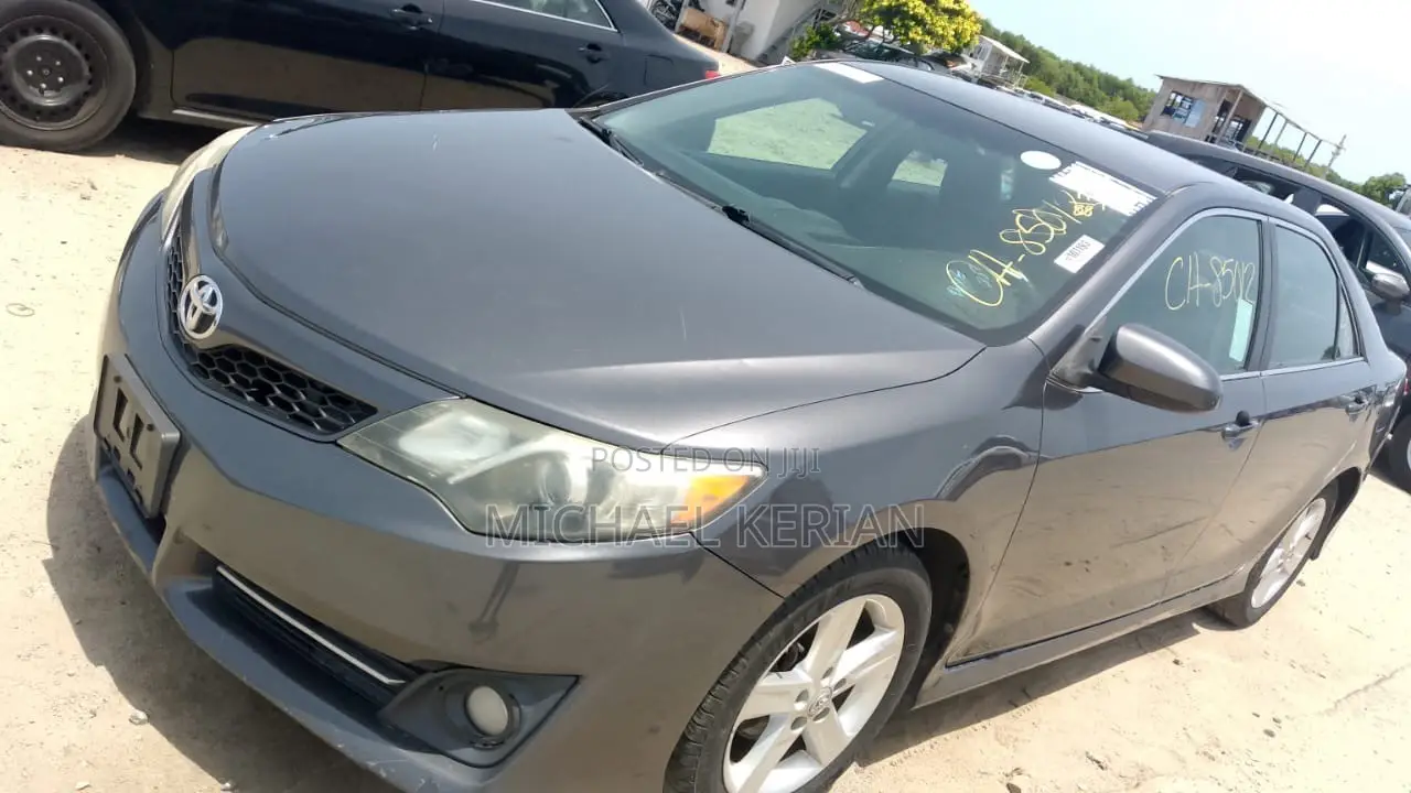Toyota Camry 2014 Gray
