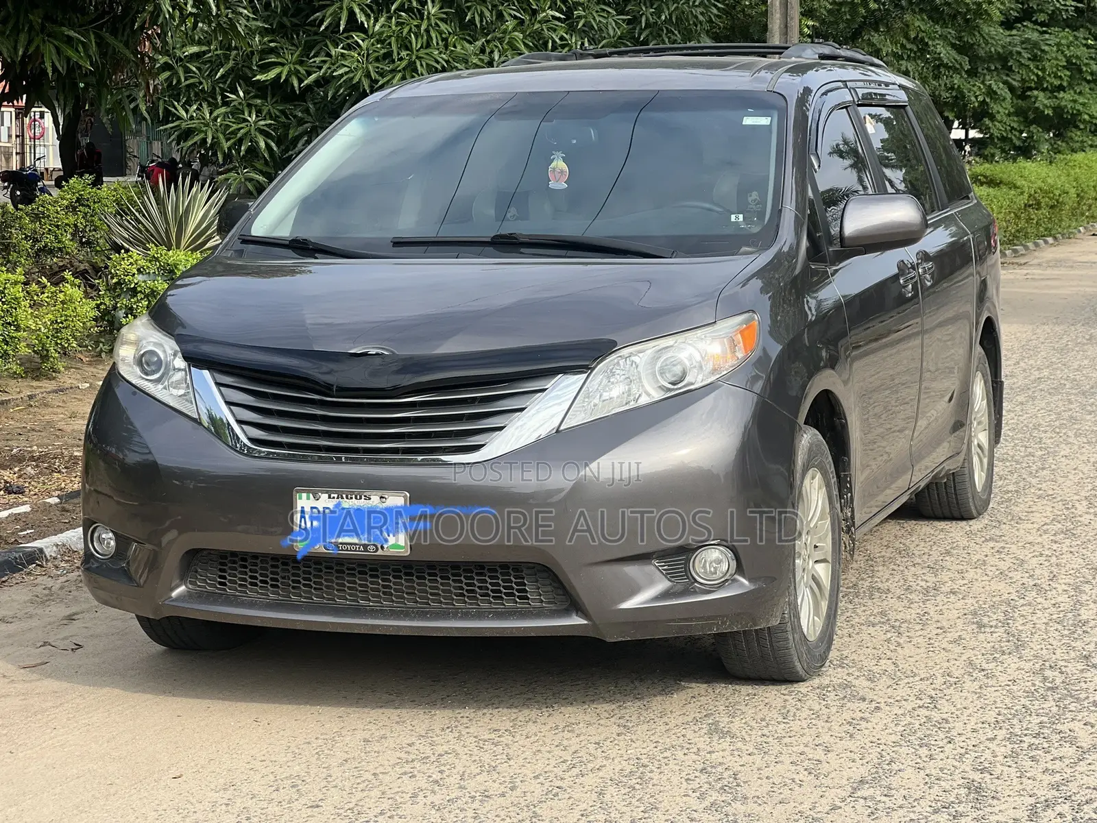 Toyota Sienna 2012 White