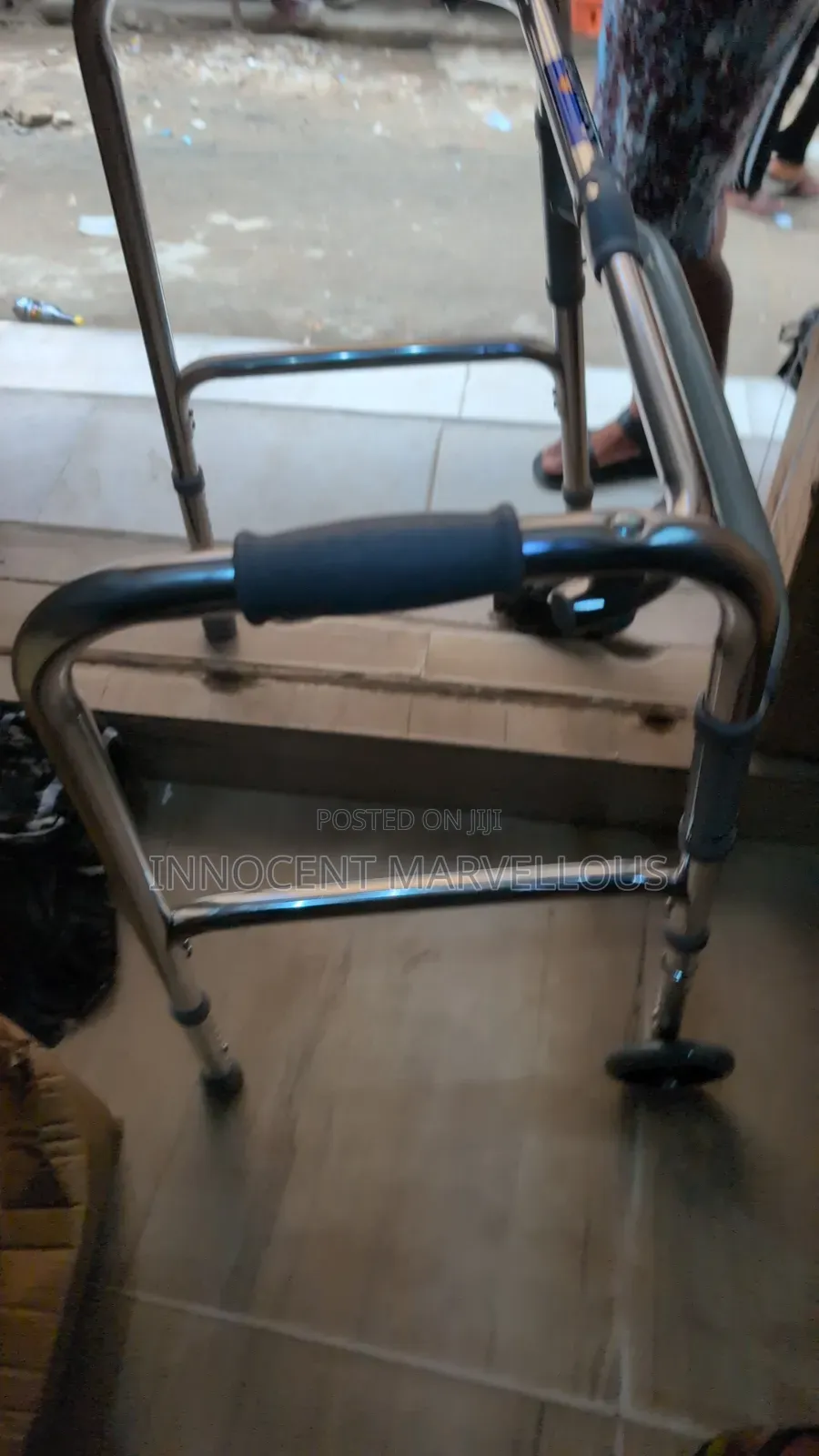 New Walking Frame With Tyre