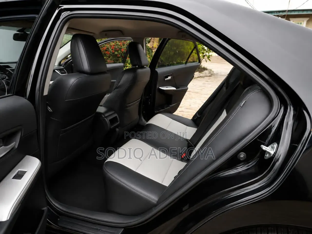 Toyota Camry SE 4dr Sedan (2.5L 4cyl 6A) 2013 Black