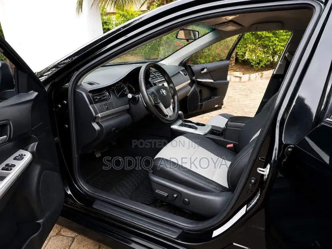 Toyota Camry SE 4dr Sedan (2.5L 4cyl 6A) 2013 Black