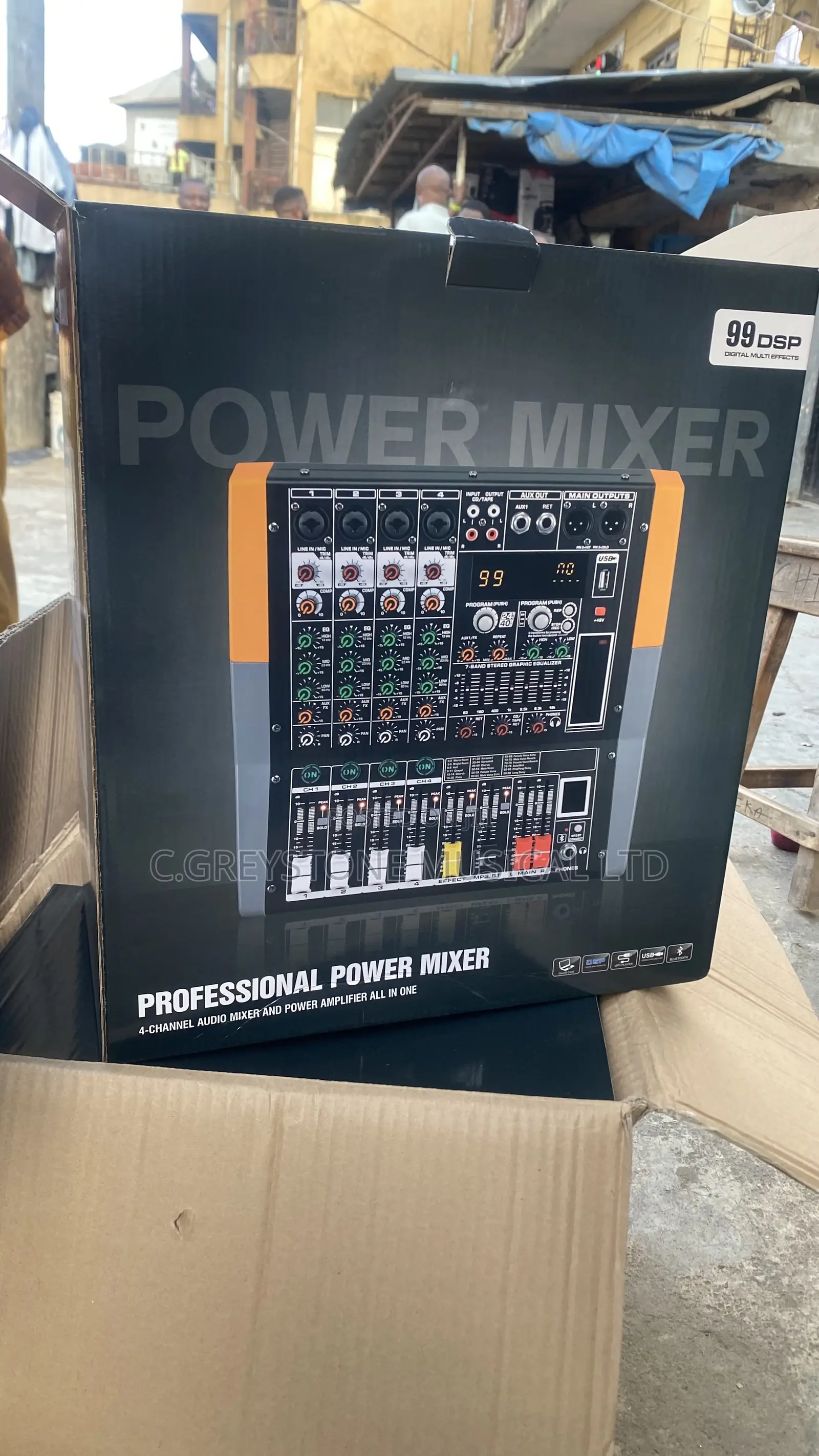 Yamaha Flat 4 Channnel Powered Mixer