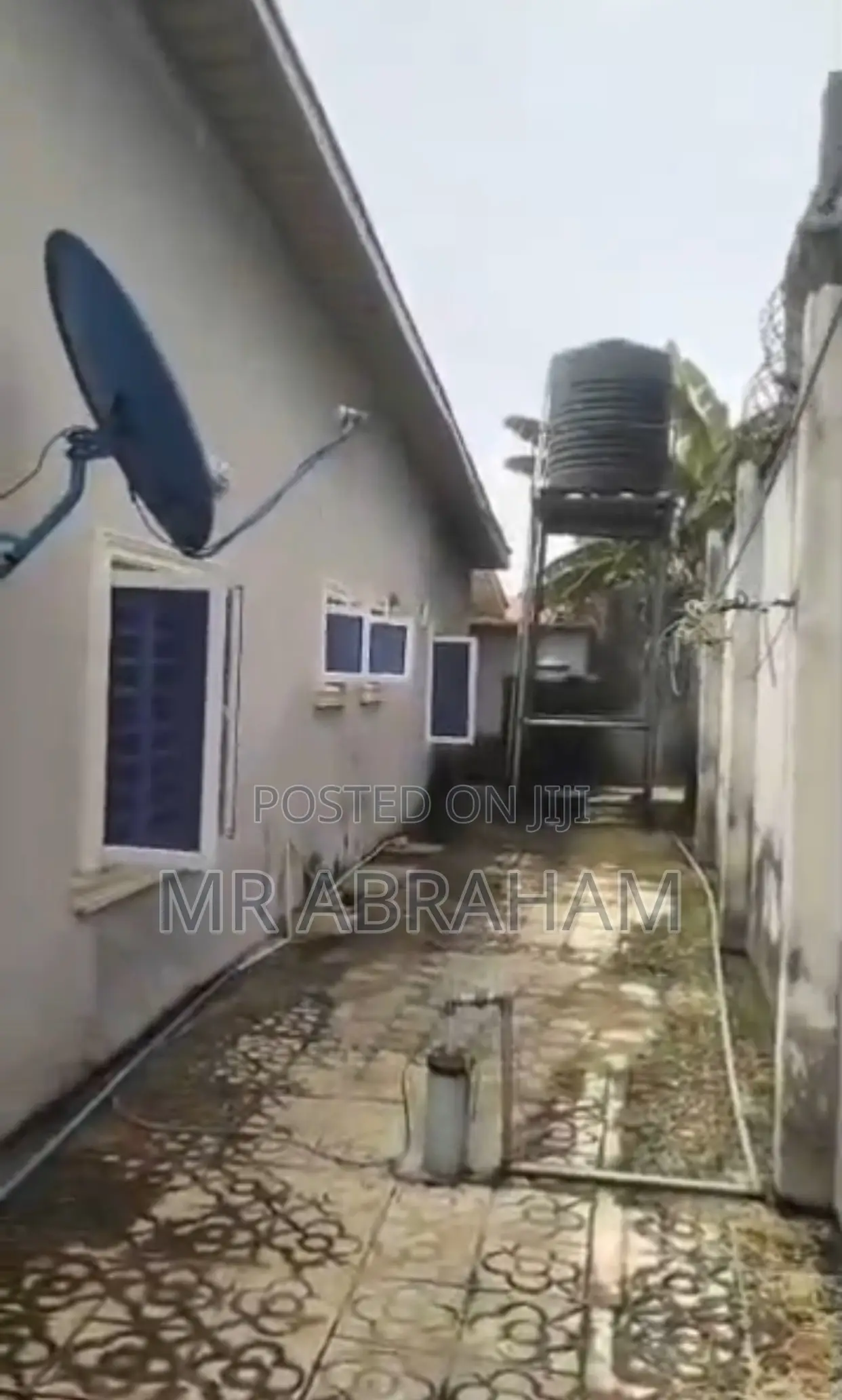 12bdrm Bungalow in Baruwa, Ipaja, Lagos for sale