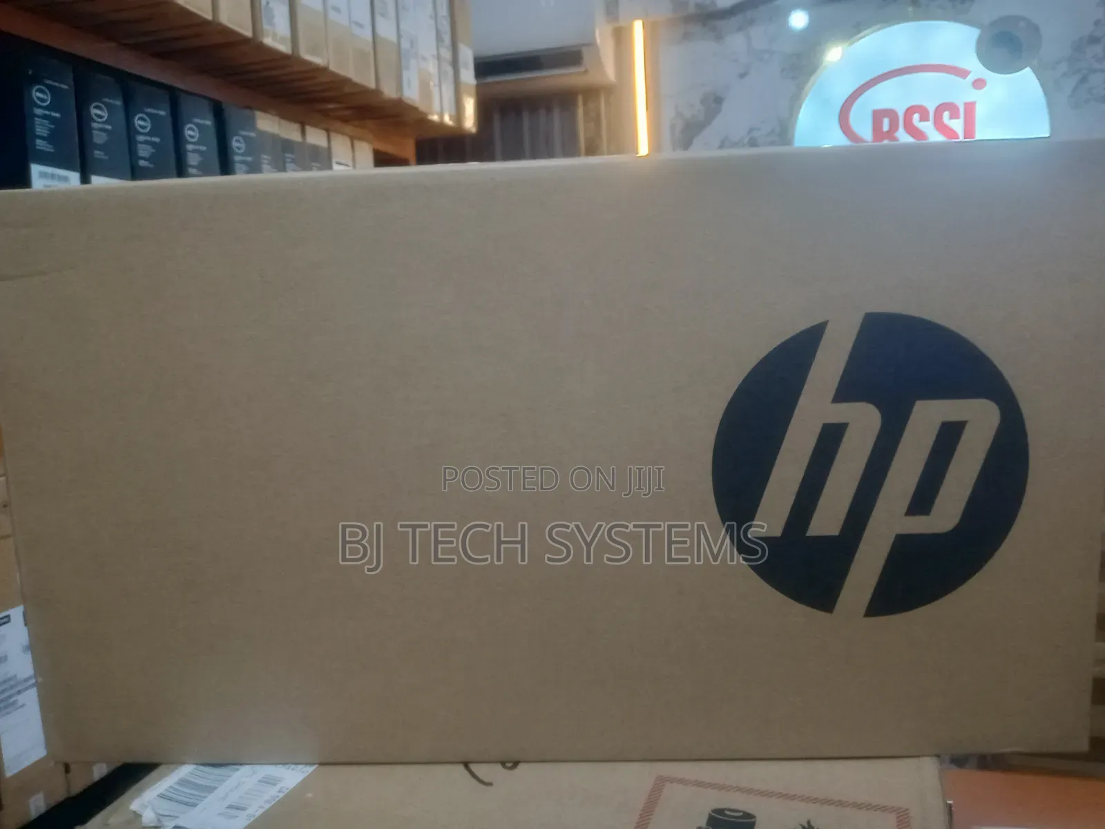 New Laptop HP 250 G10 8GB Intel Core i5 SSD 512GB