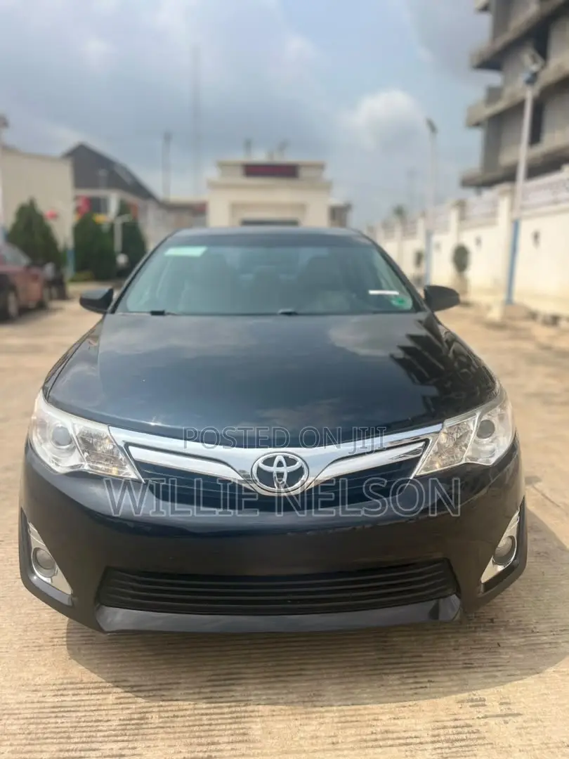 Toyota Camry XLE 4dr Sedan w/Prod. End 11/13 (2.5L 4cyl 6A) 2014 Black