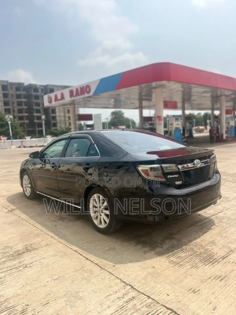 Toyota Camry XLE 4dr Sedan w/Prod. End 11/13 (2.5L 4cyl 6A) 2014 Black