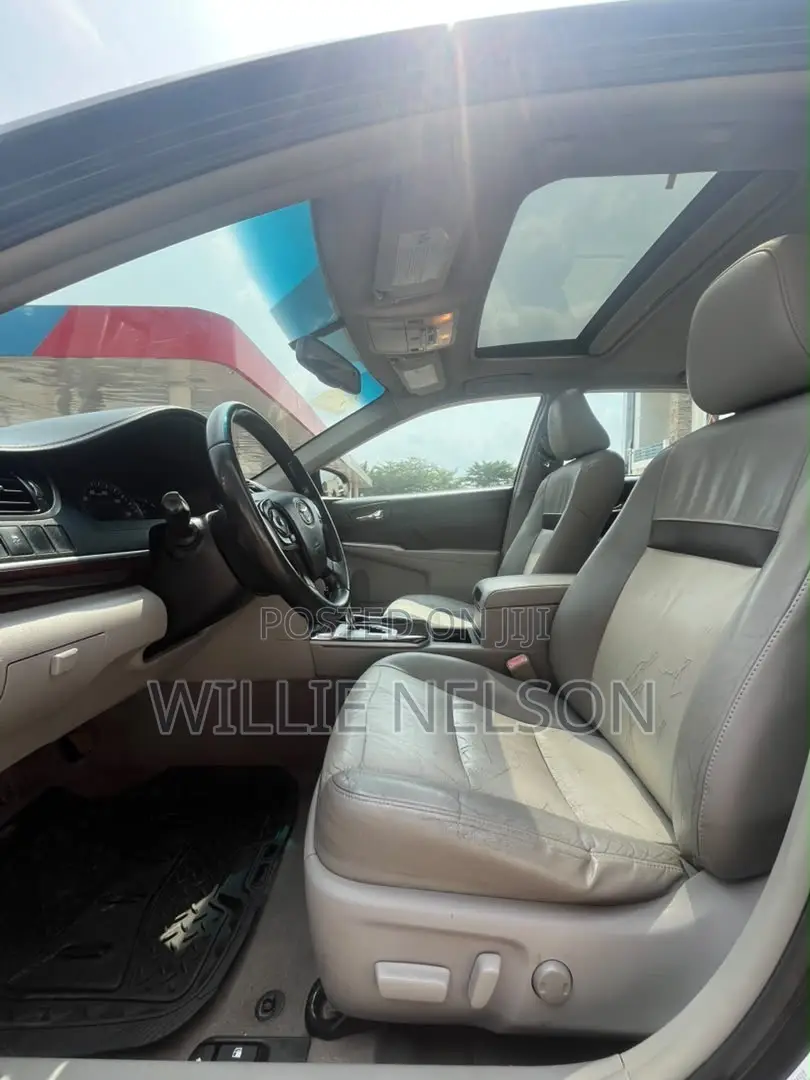 Toyota Camry XLE 4dr Sedan w/Prod. End 11/13 (2.5L 4cyl 6A) 2014 Black