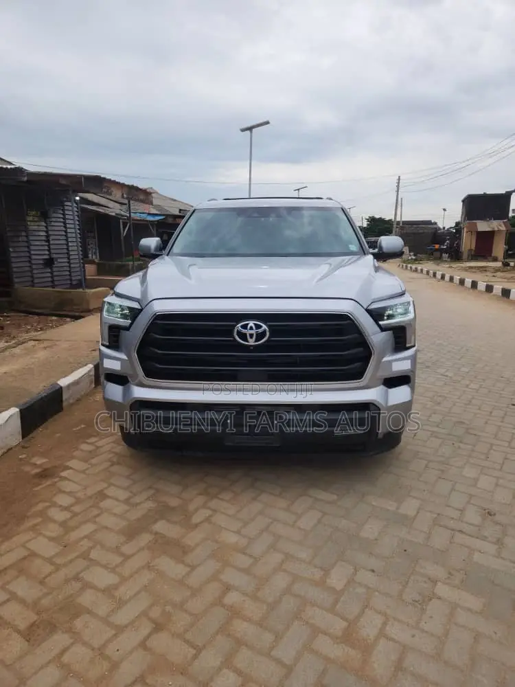 Toyota Sequoia 2024 Silver