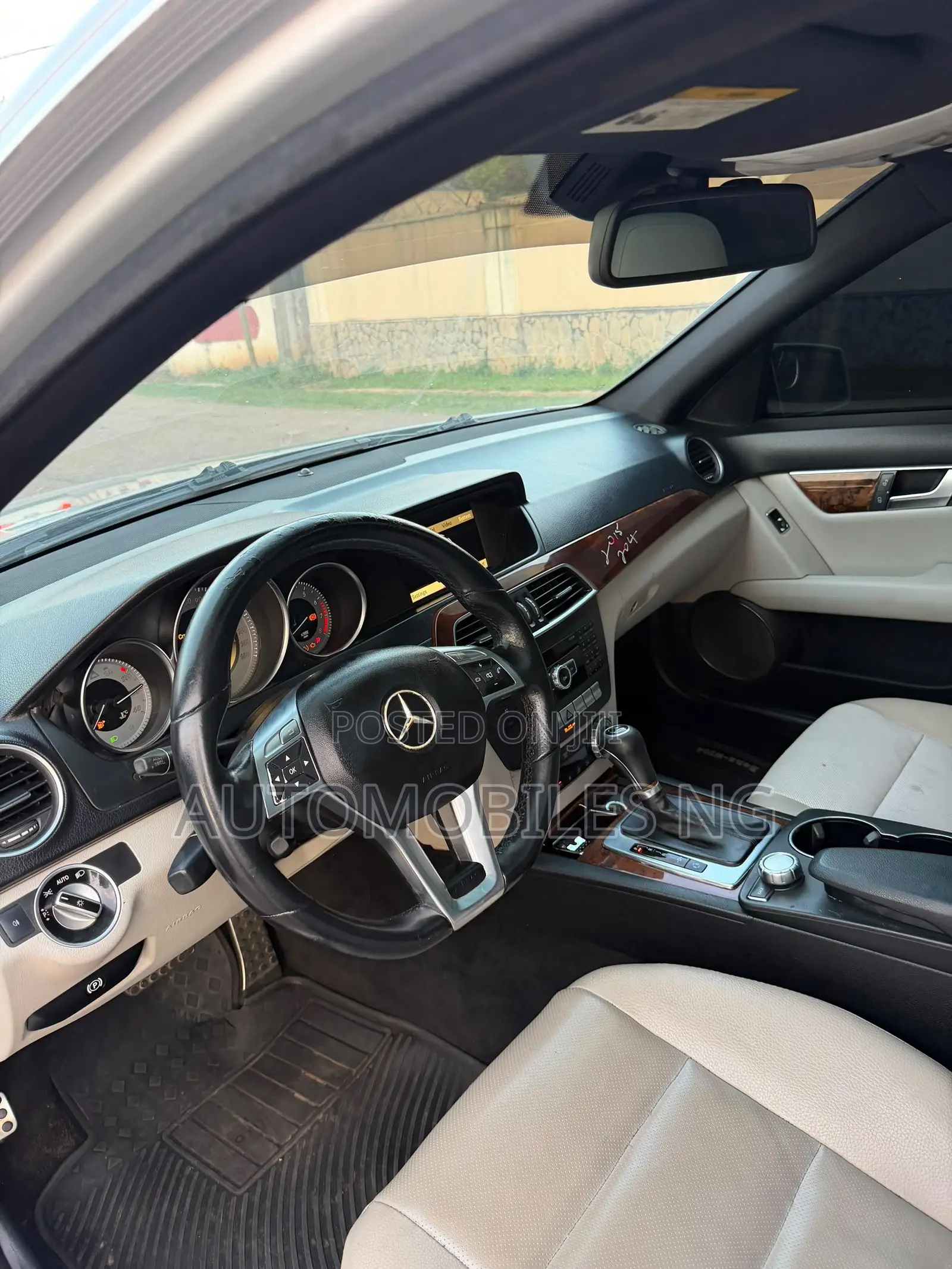 Mercedes-Benz C300 Sport 4Matic Sedan AWD (3.0L 6cyl 7A) 2012 Silver