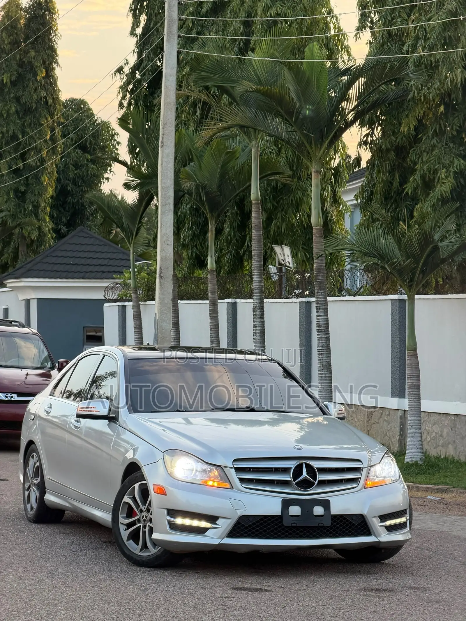 Mercedes-Benz C300 Sport 4Matic Sedan AWD (3.0L 6cyl 7A) 2012 Silver