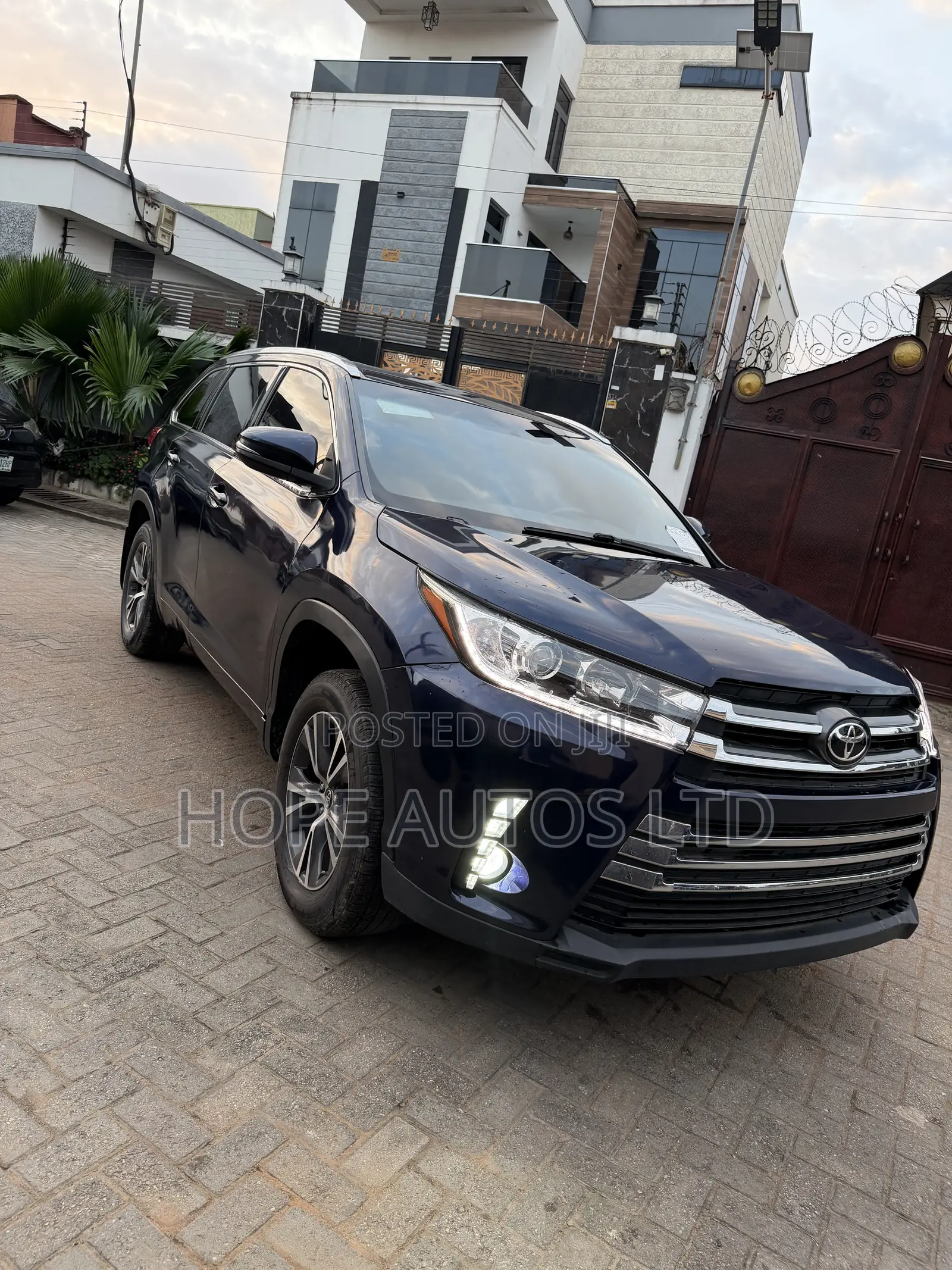 Toyota Highlander XLE V6 4x2 (3.5L 6cyl 6A) 2016 Blue