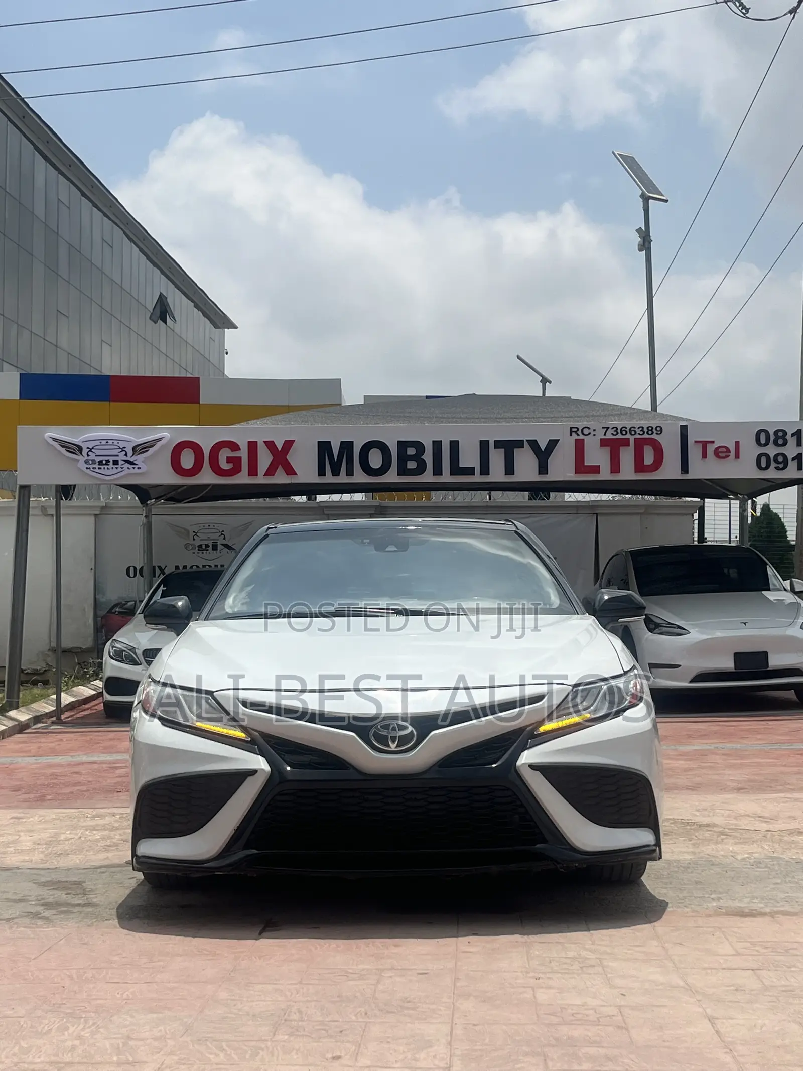 Toyota Camry 2021 White