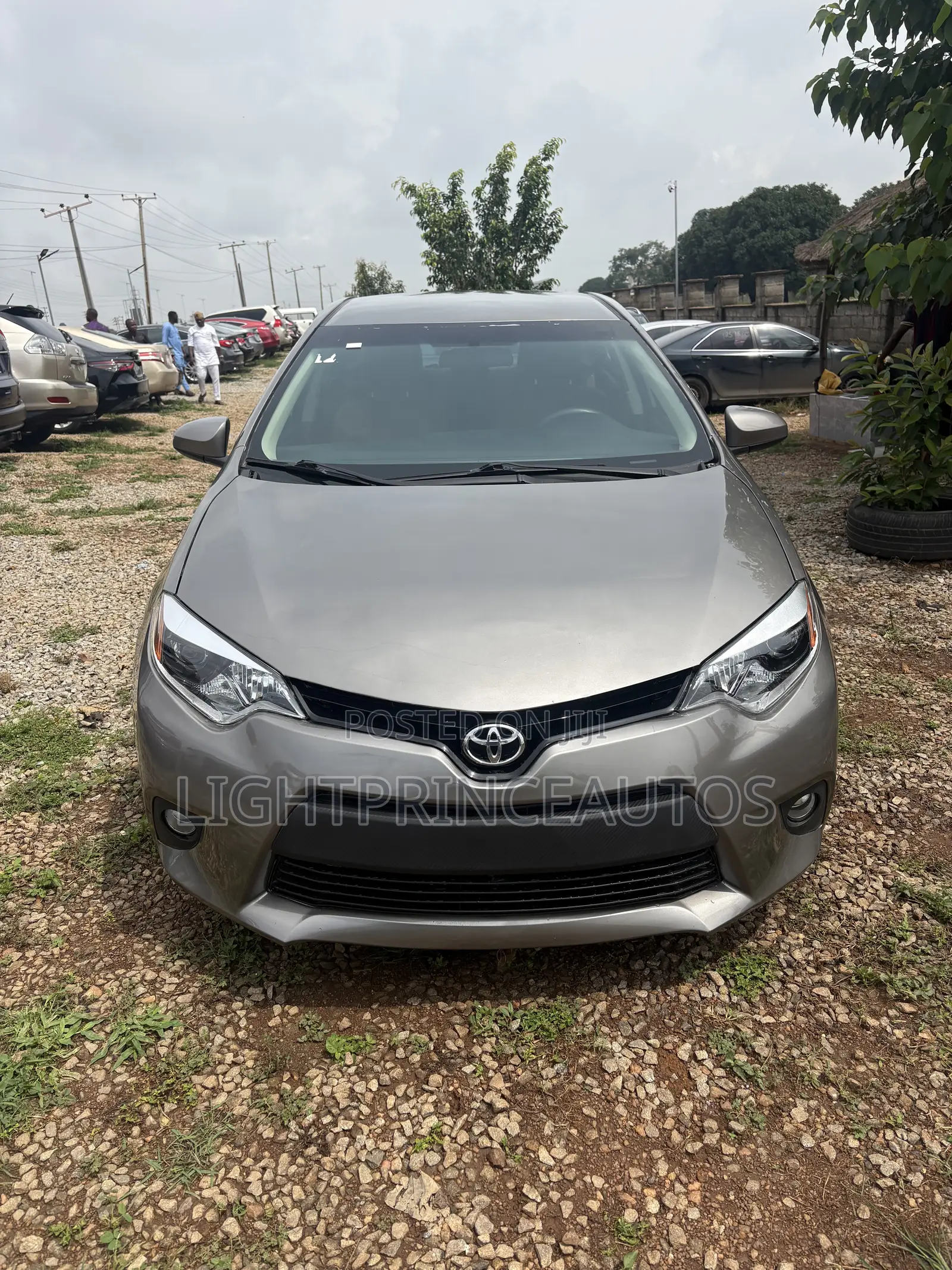 Toyota Corolla 2015 Gold