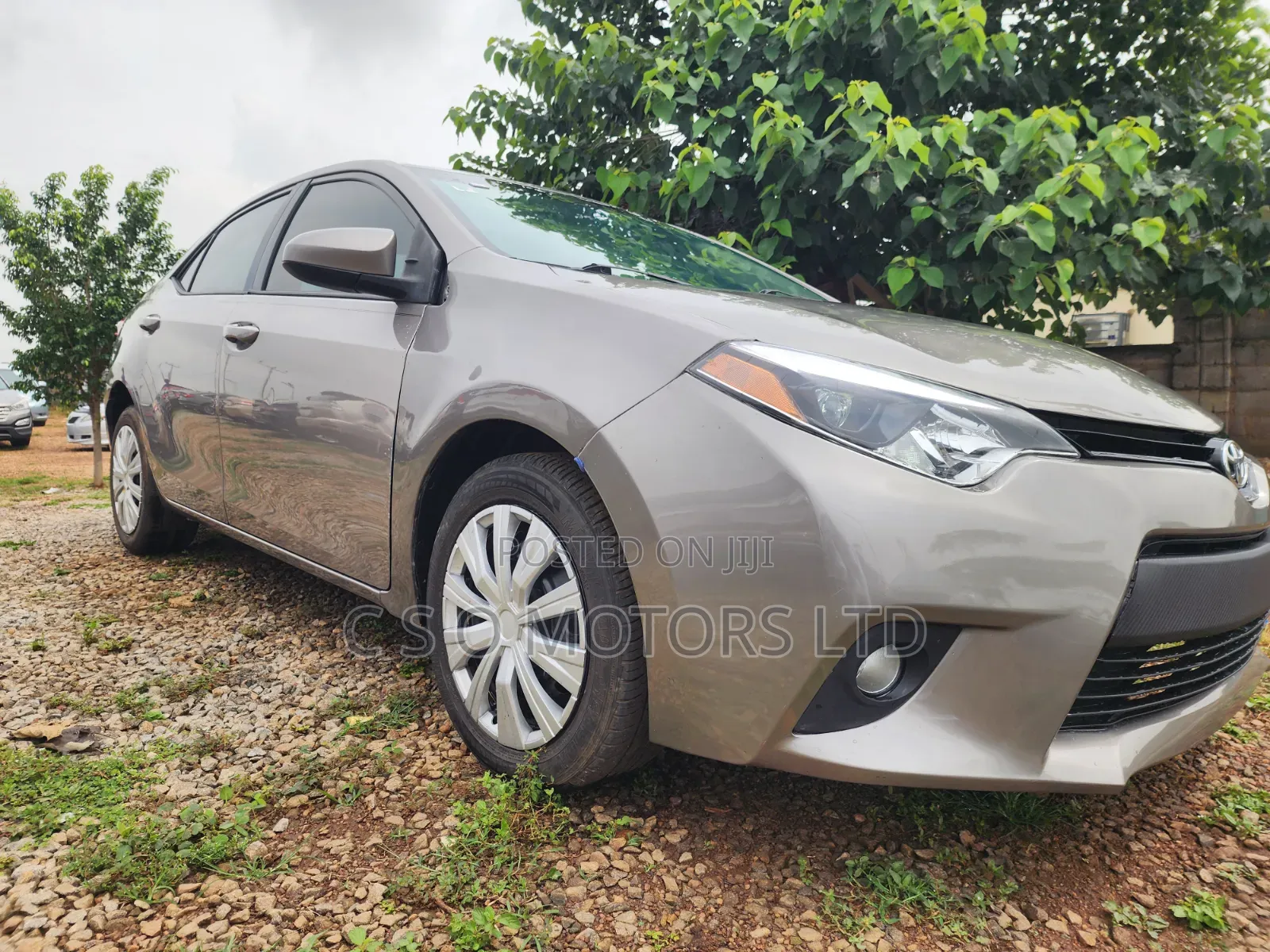 Toyota Corolla 2015 Gold