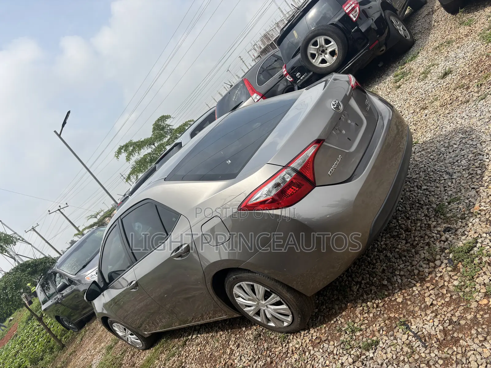 Toyota Corolla 2015 Gold