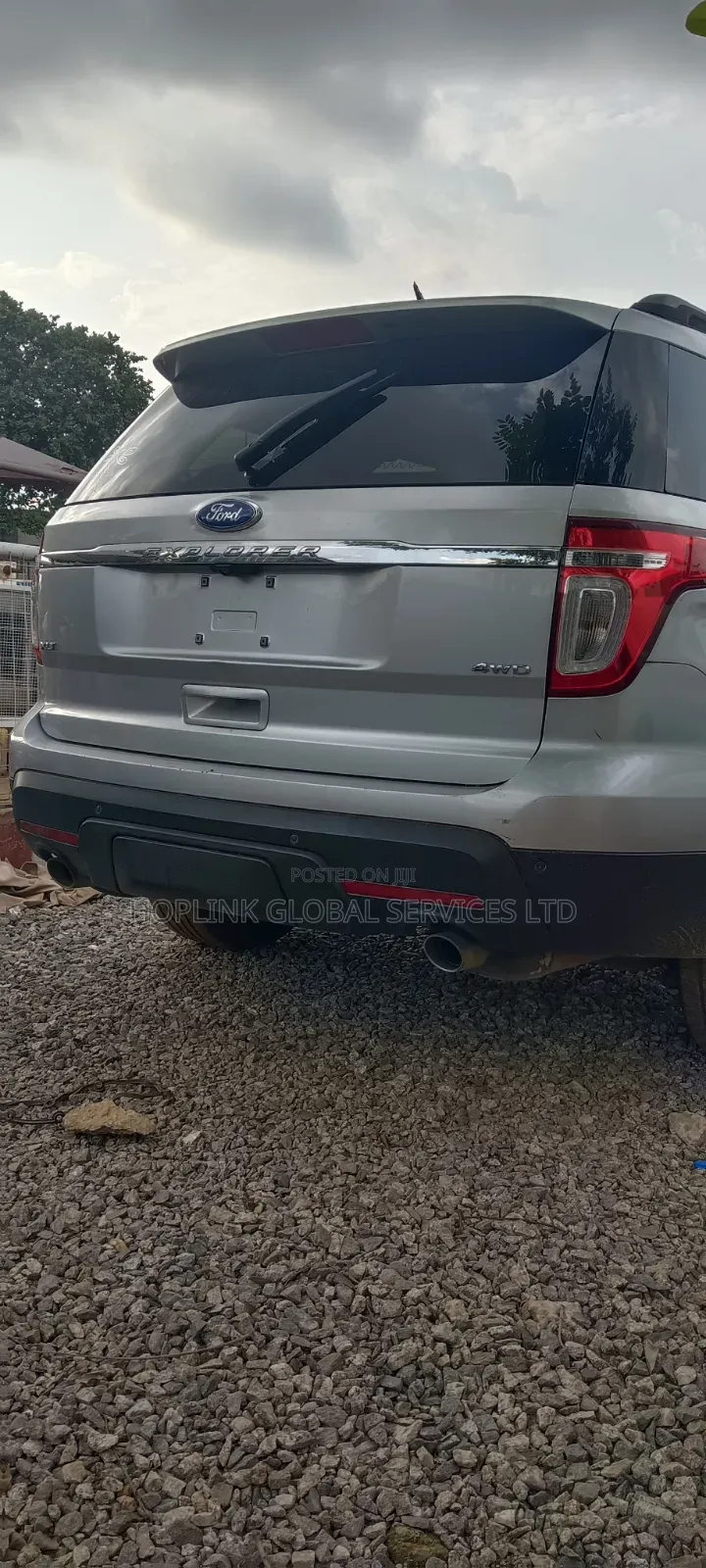 Ford Explorer 2012 Silver