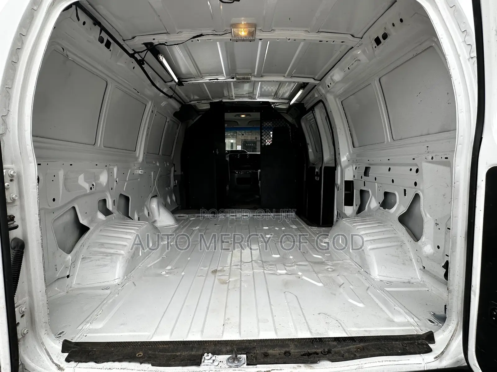 Ford E350 2014 White