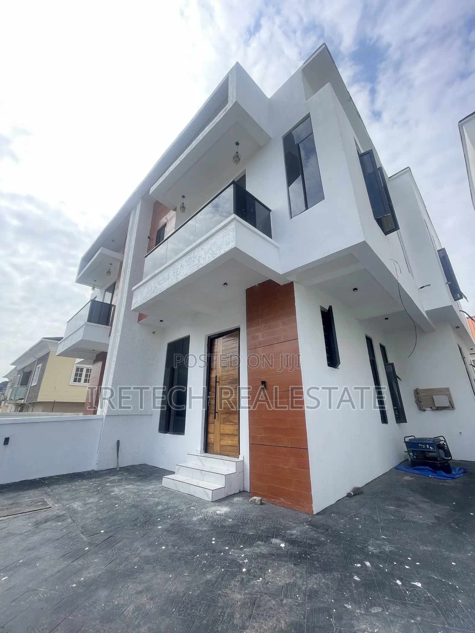 4bdrm Duplex in Blenco Axis Before for sale