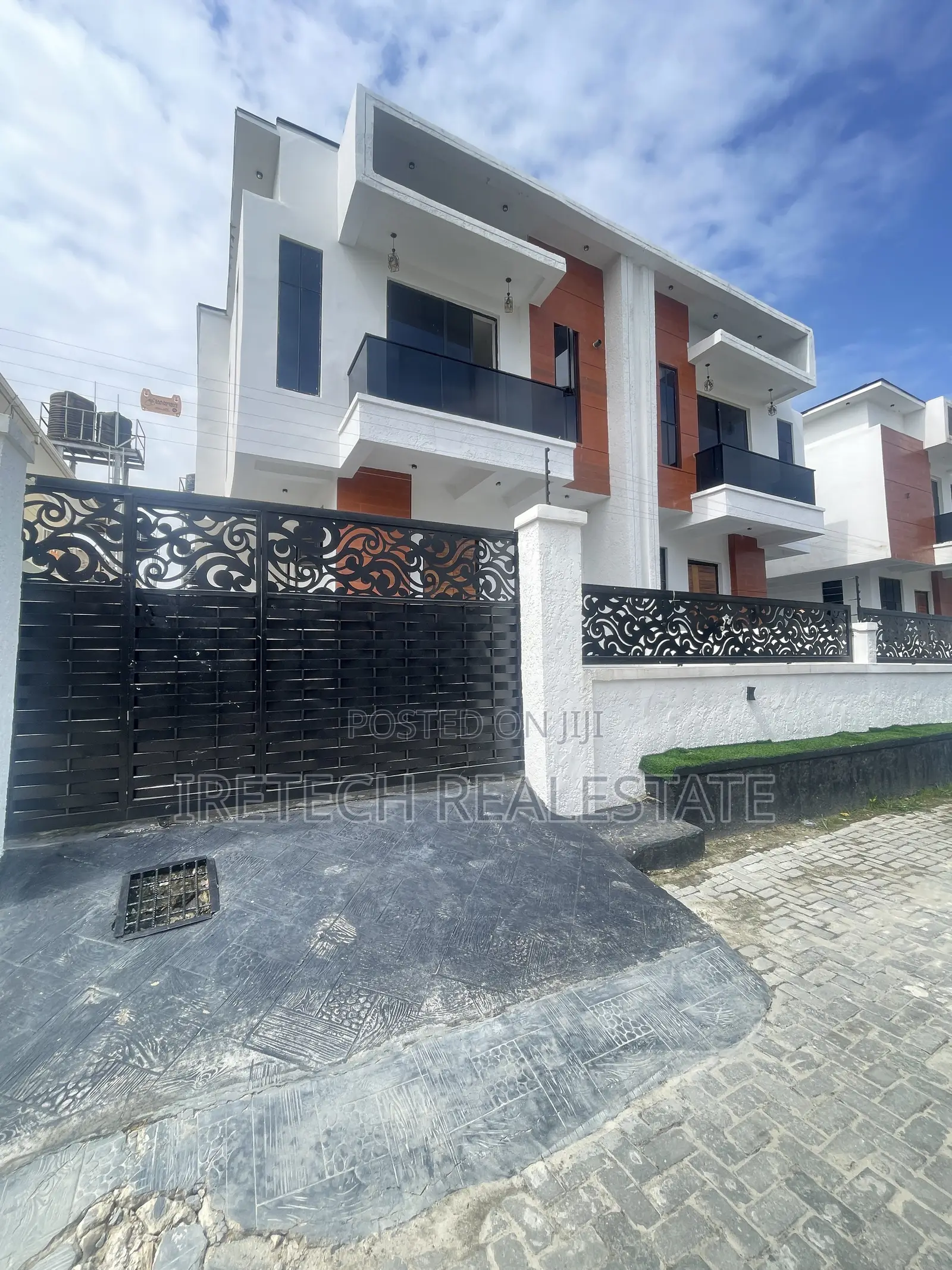 4bdrm Duplex in Blenco Axis Before for sale