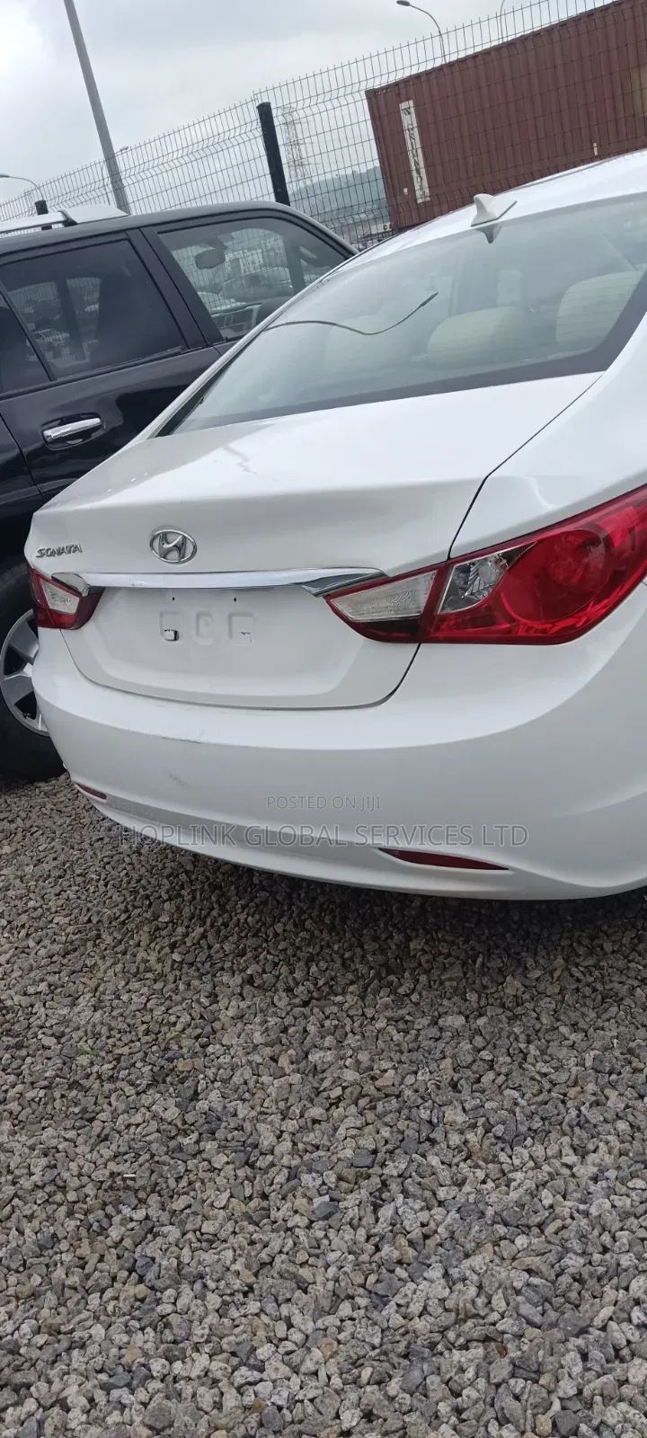 Hyundai Sonata SE 2.0T Sedan FWD (2.0L 4cyl 6A) 2011 White