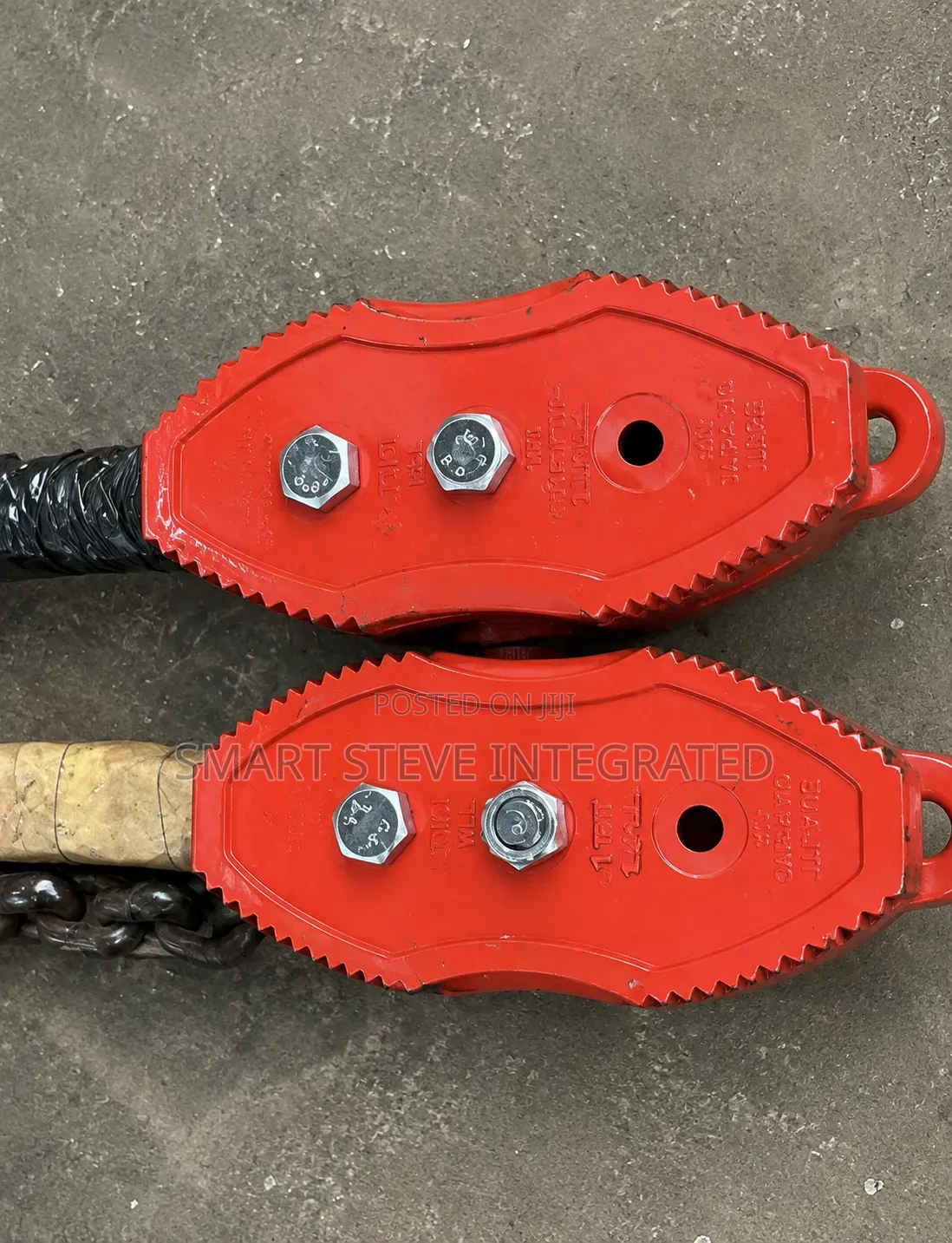Heavy-Duty Chain Wrench (Also Known as a Chain Tong)